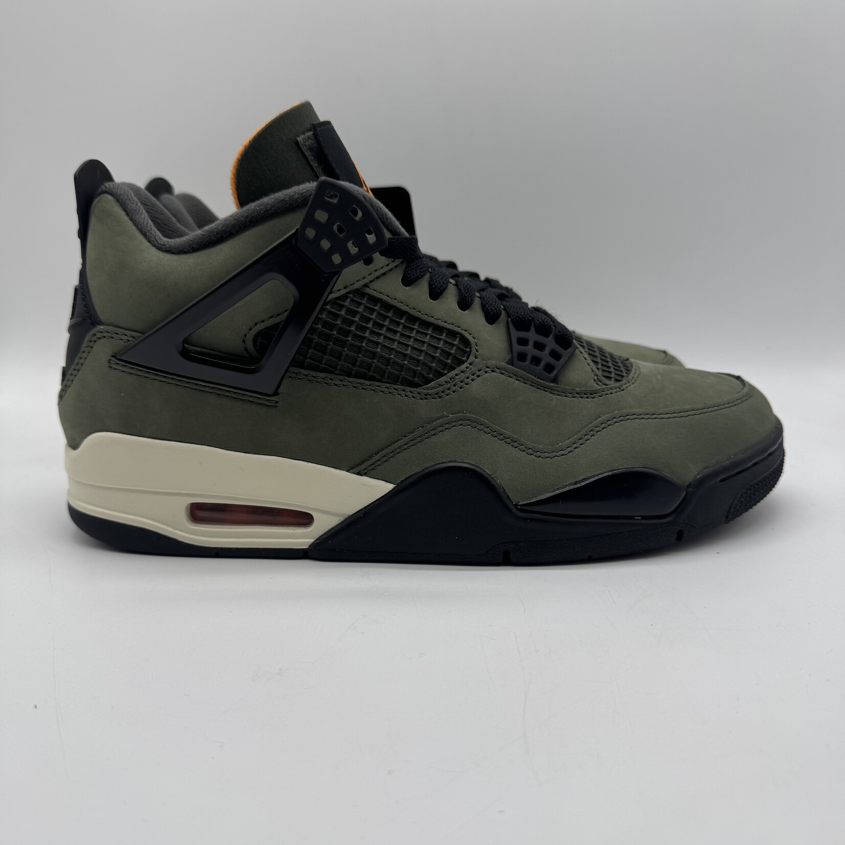 Jordan 4 Retro OG SP Undefeated (2025)