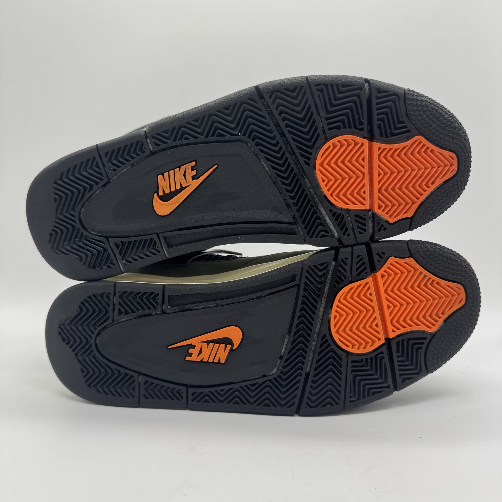 Jordan 4 Retro OG SP Undefeated (2025)