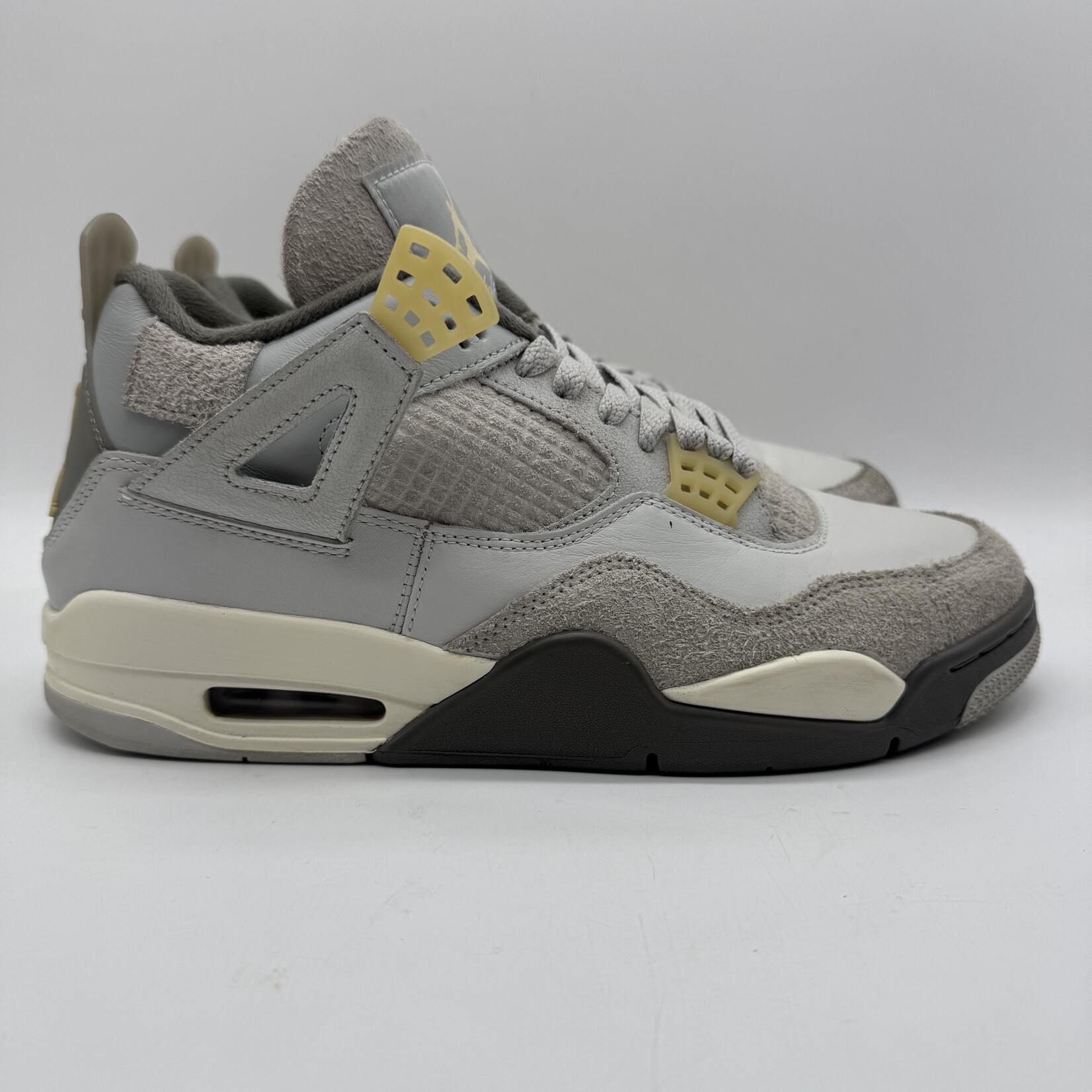 Jordan 4 Retro SE Craft Photon Dust