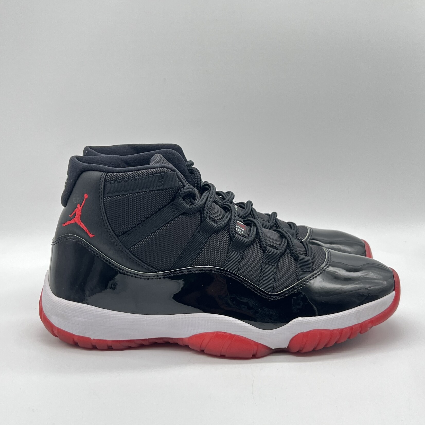 Jordan 11 Retro Playoffs Bred (2019)