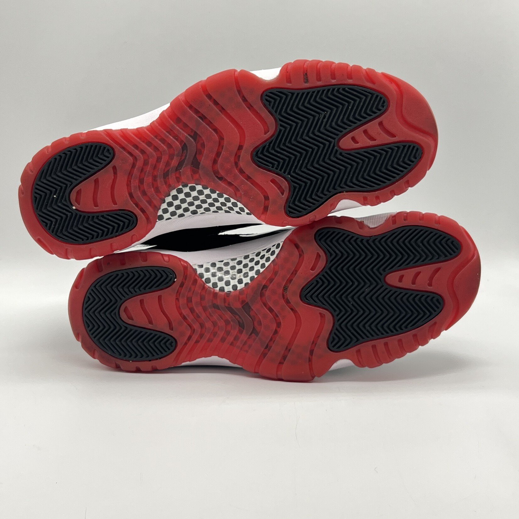 Jordan 11 Retro Playoffs Bred (2019)