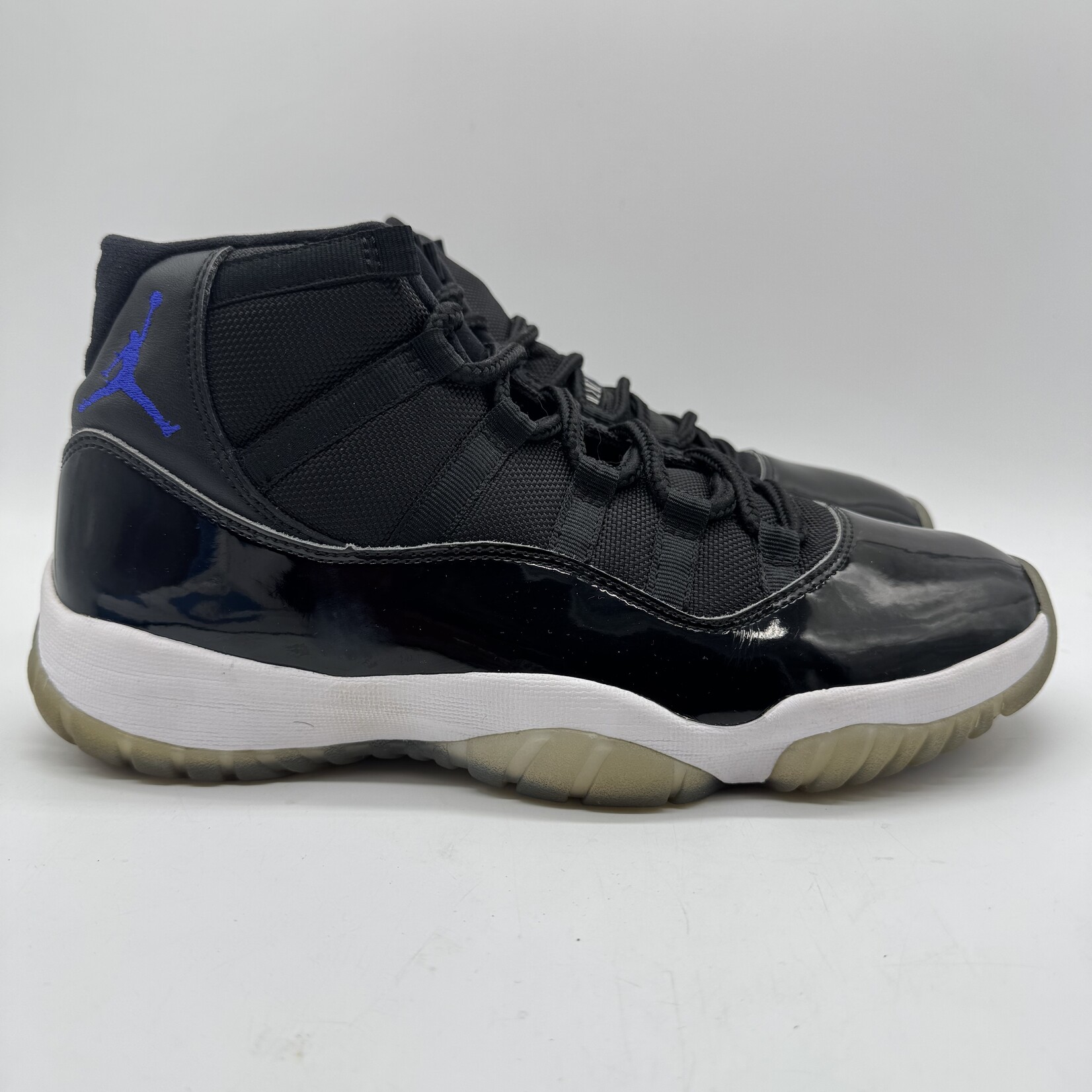 Jordan 11 Retro Space Jam (2016)