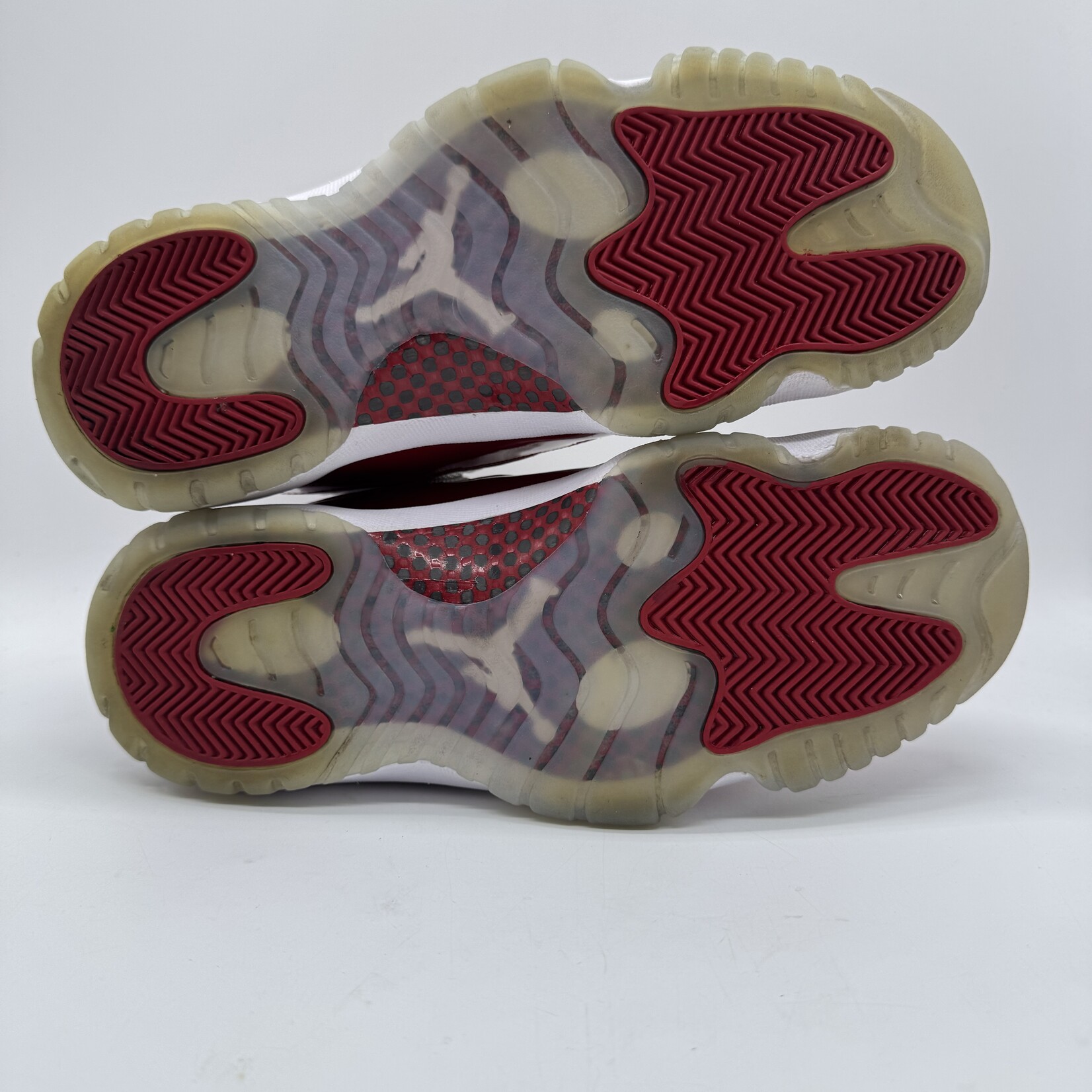 Jordan 11 Retro Cherry (2022)