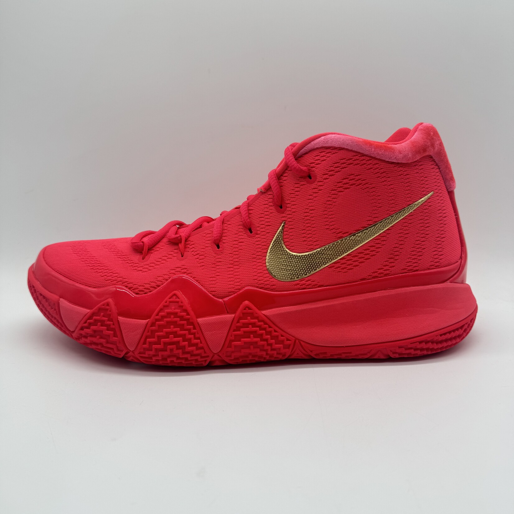 Nike Kyrie 4 Red Carpet