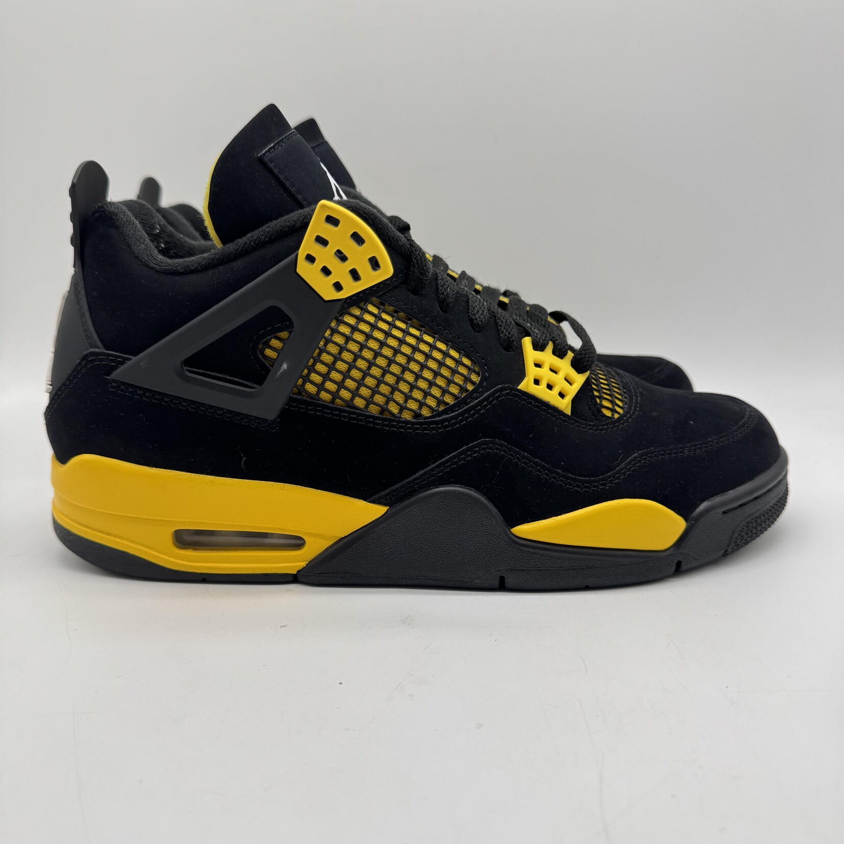 Jordan 4 Retro Thunder (2023)
