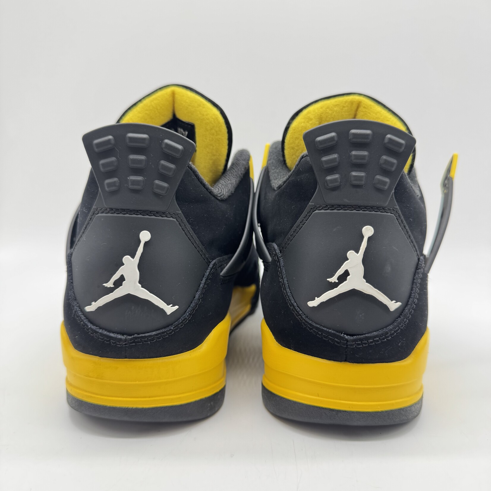 Jordan 4 Retro Thunder (2023)