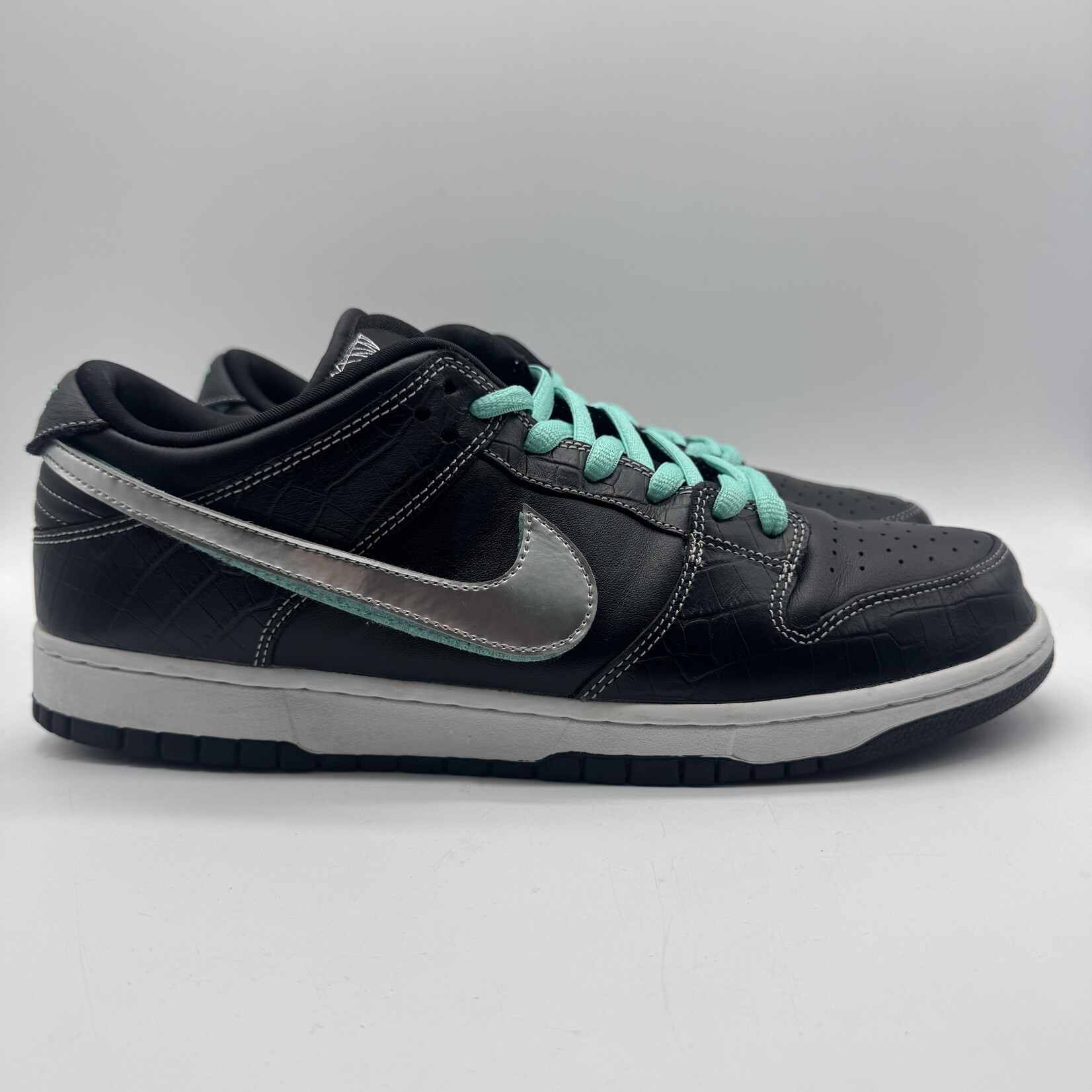 Nike SB Dunk Low Diamond Supply Co. Black Diamond