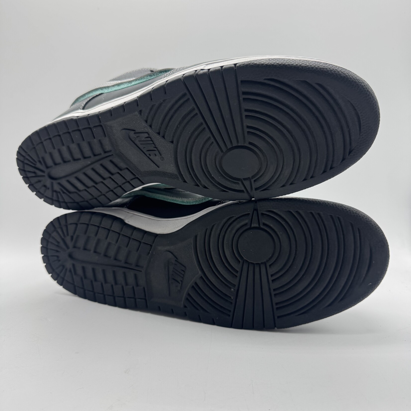 Nike SB Dunk Low Diamond Supply Co. Black Diamond