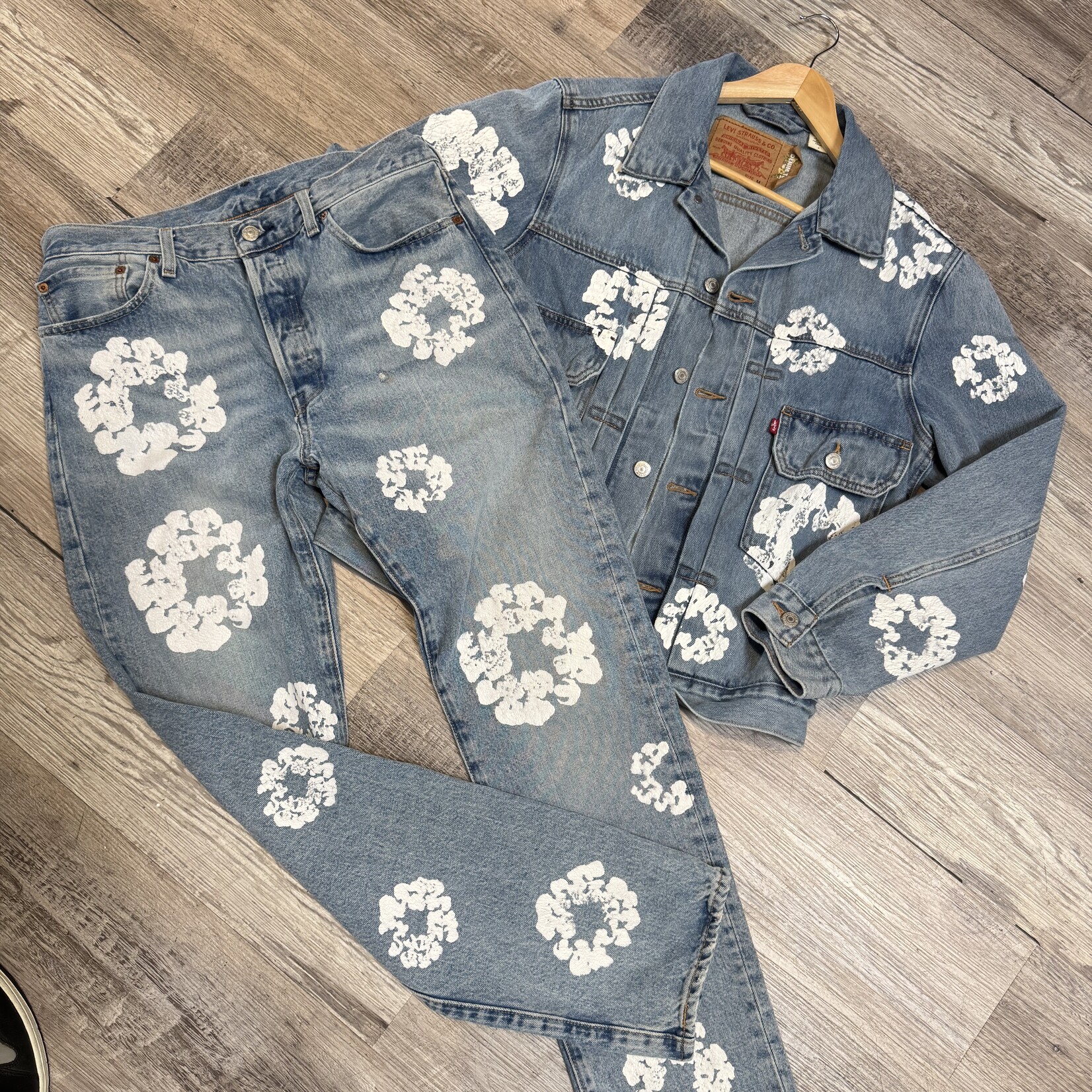 Levi's denim tear set