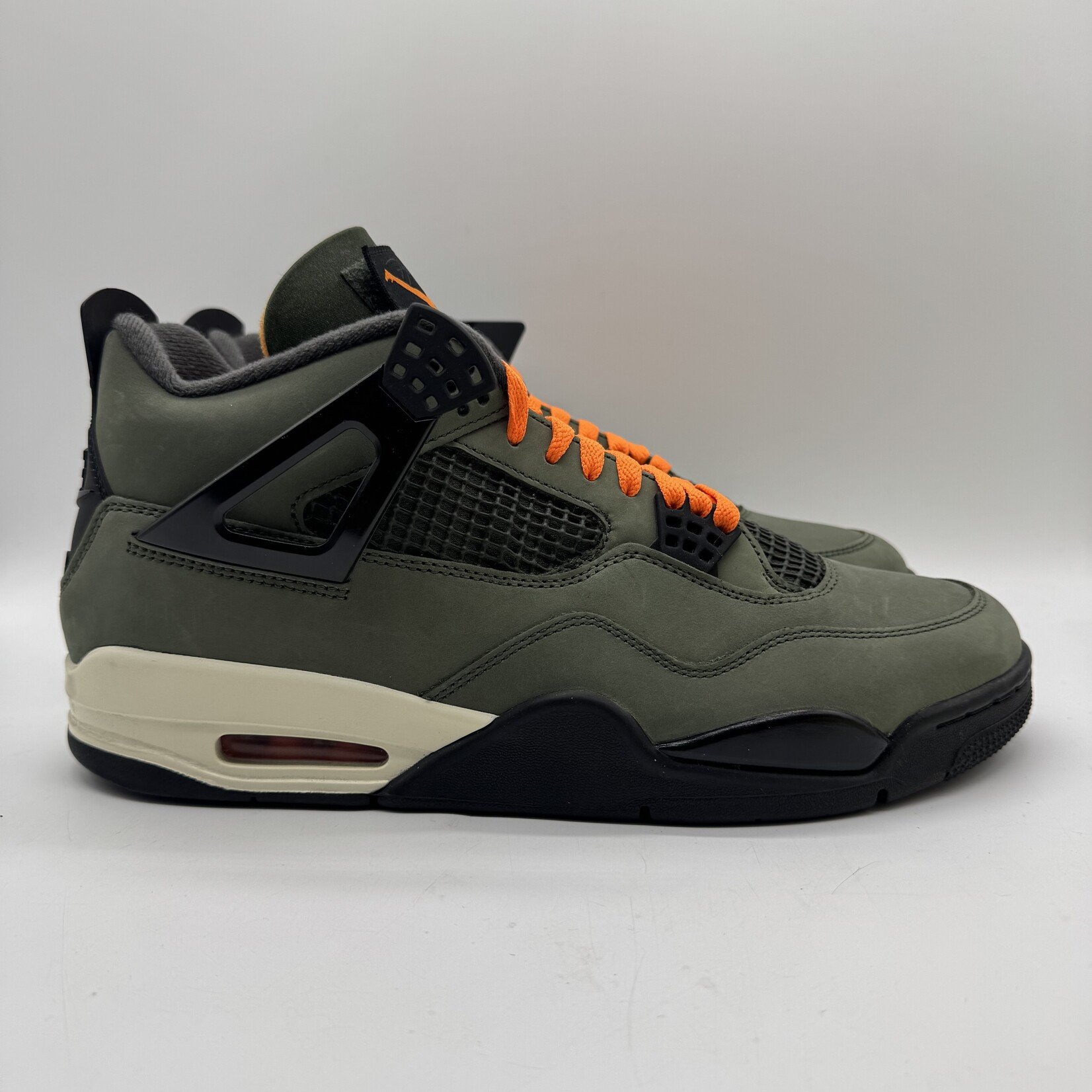 Jordan 4 Retro OG SP Undefeated (2025)