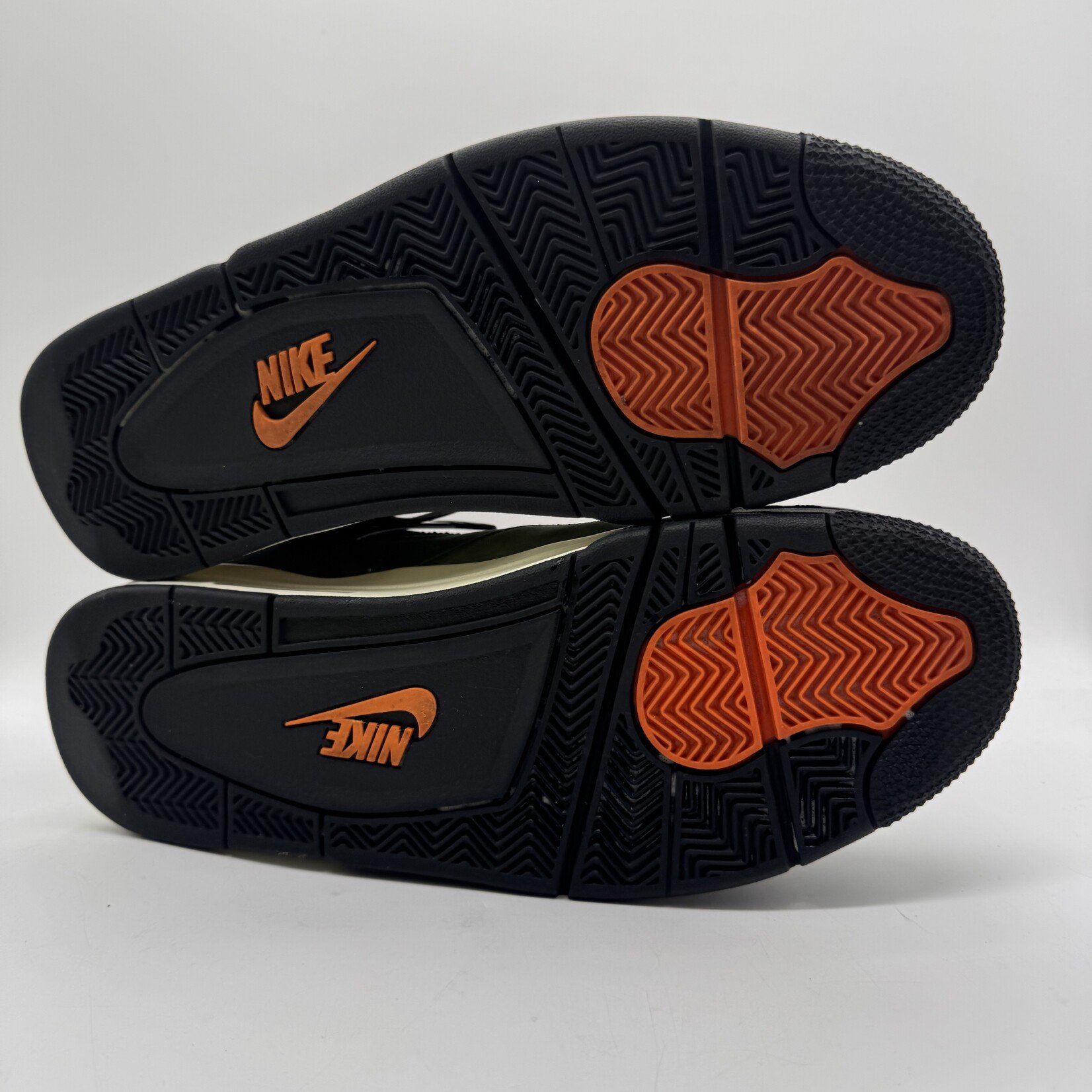 Jordan 4 Retro OG SP Undefeated (2025)