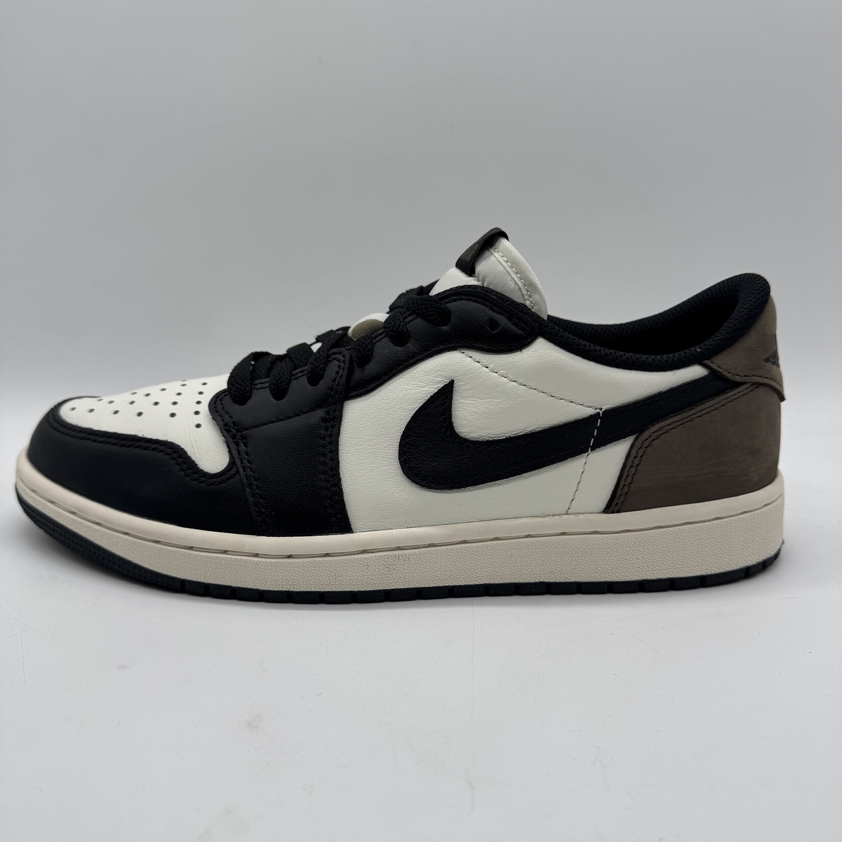 Jordan 1 Retro Low OG Mocha