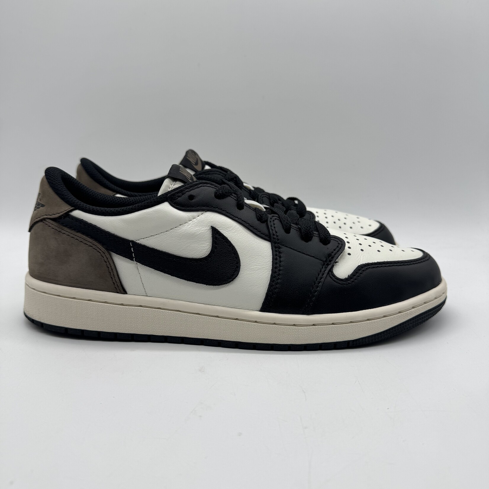 Jordan 1 Retro Low OG Mocha