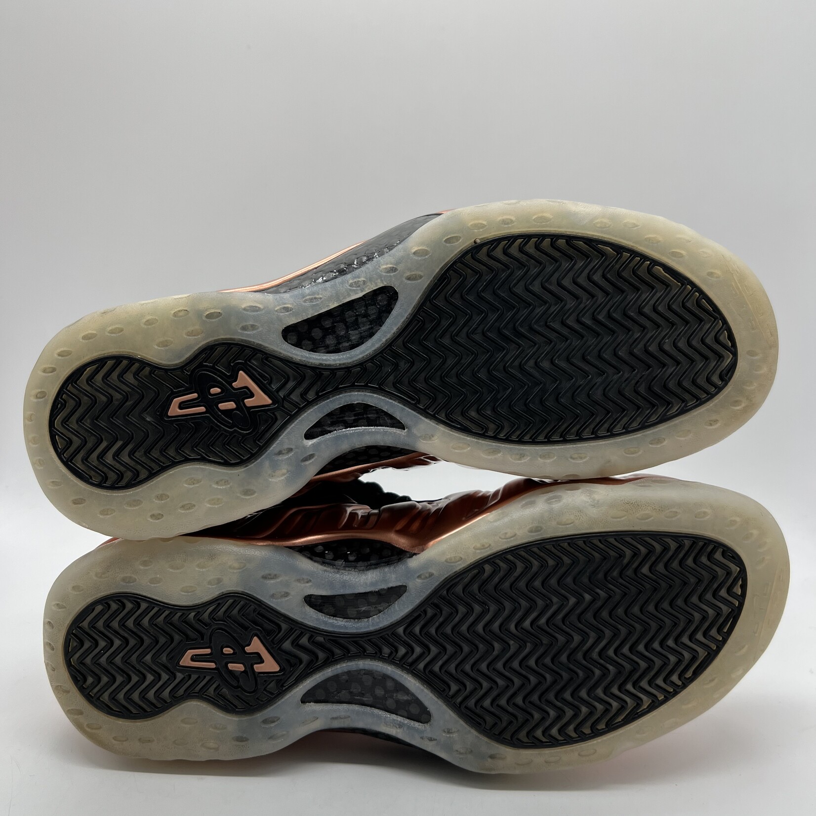 Nike Air Foamposite One Metallic Gold