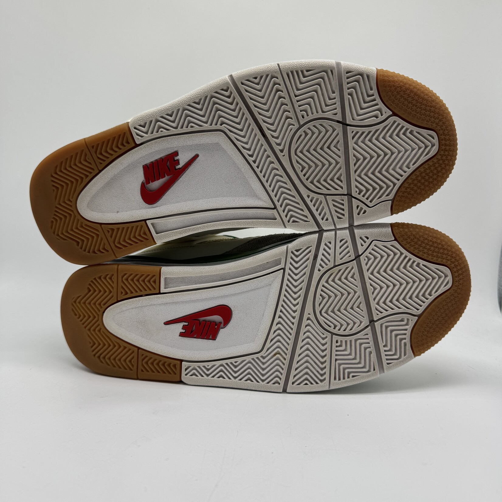 Jordan 4 Retro SB Pine Green