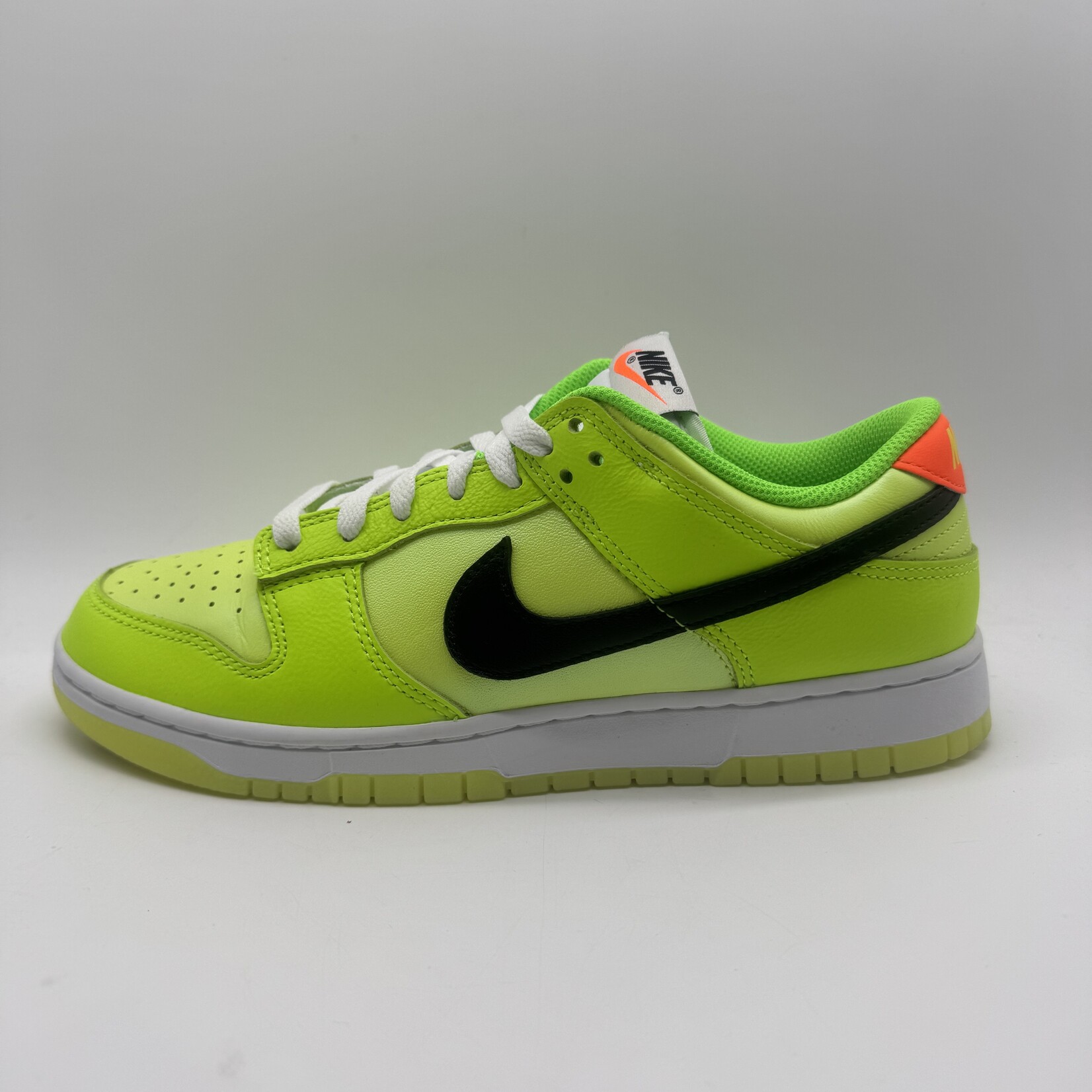 Nike Dunk Low SE Splash Volt