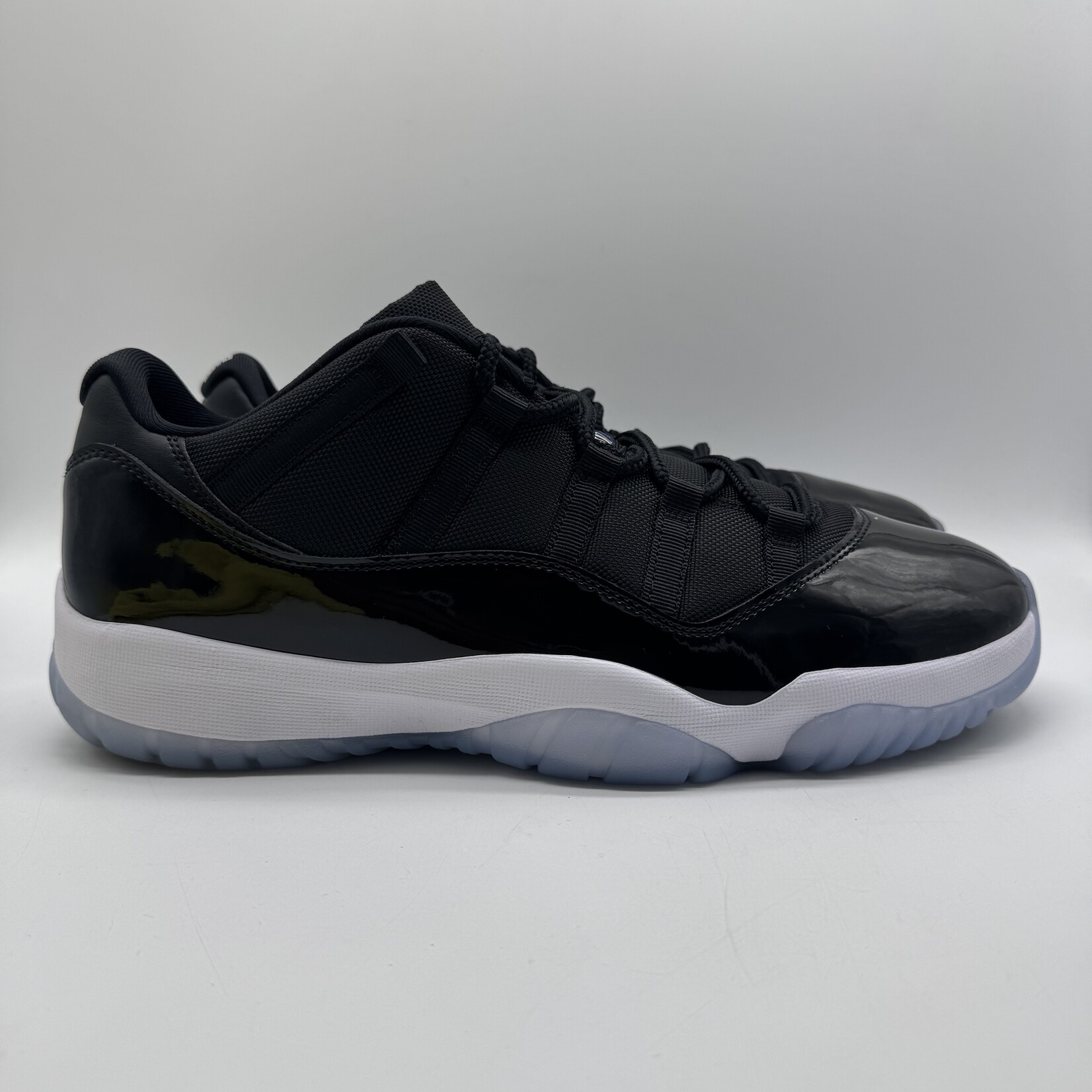 Jordan 11 Retro Low Space Jam