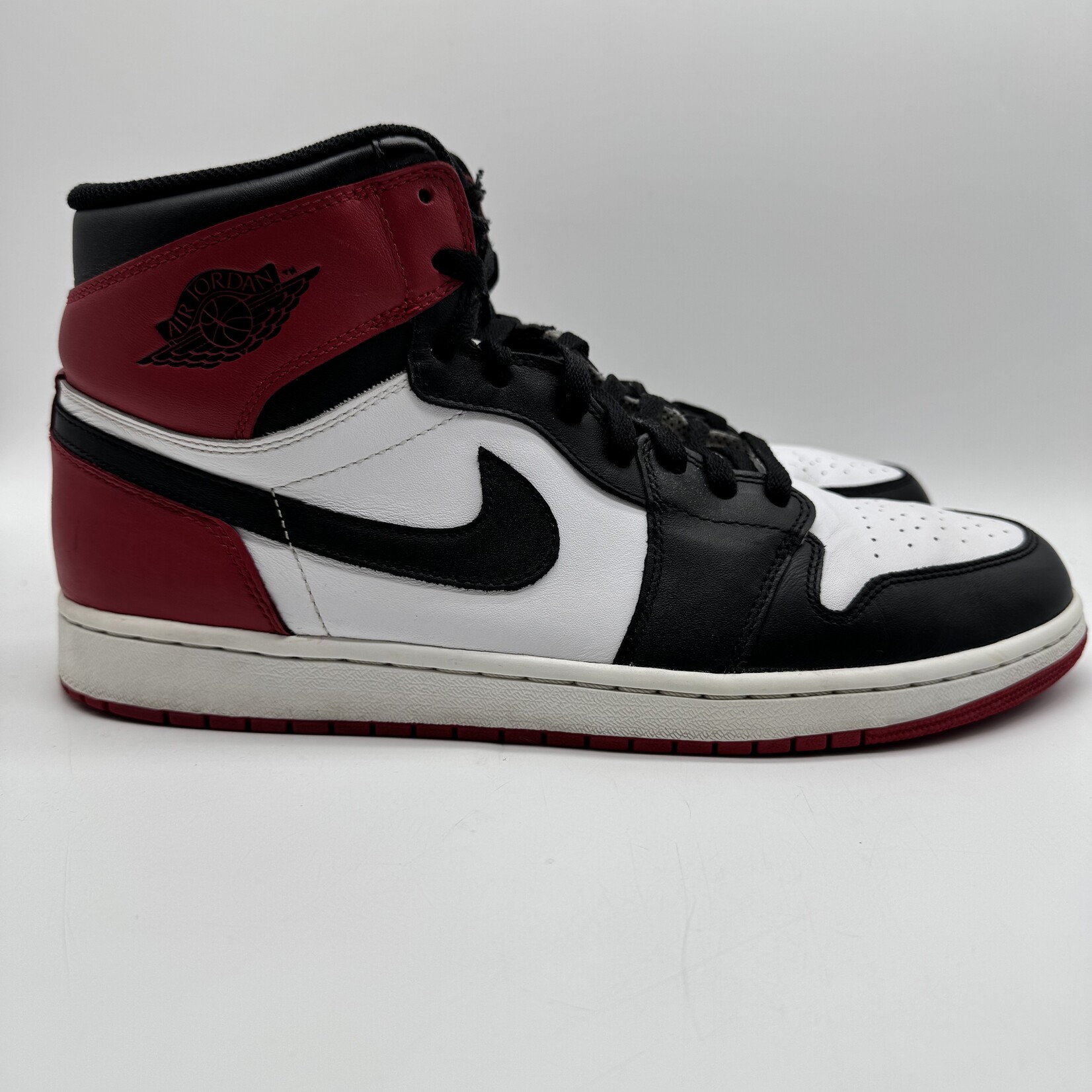 Jordan 1 Retro Black Toe (2013)