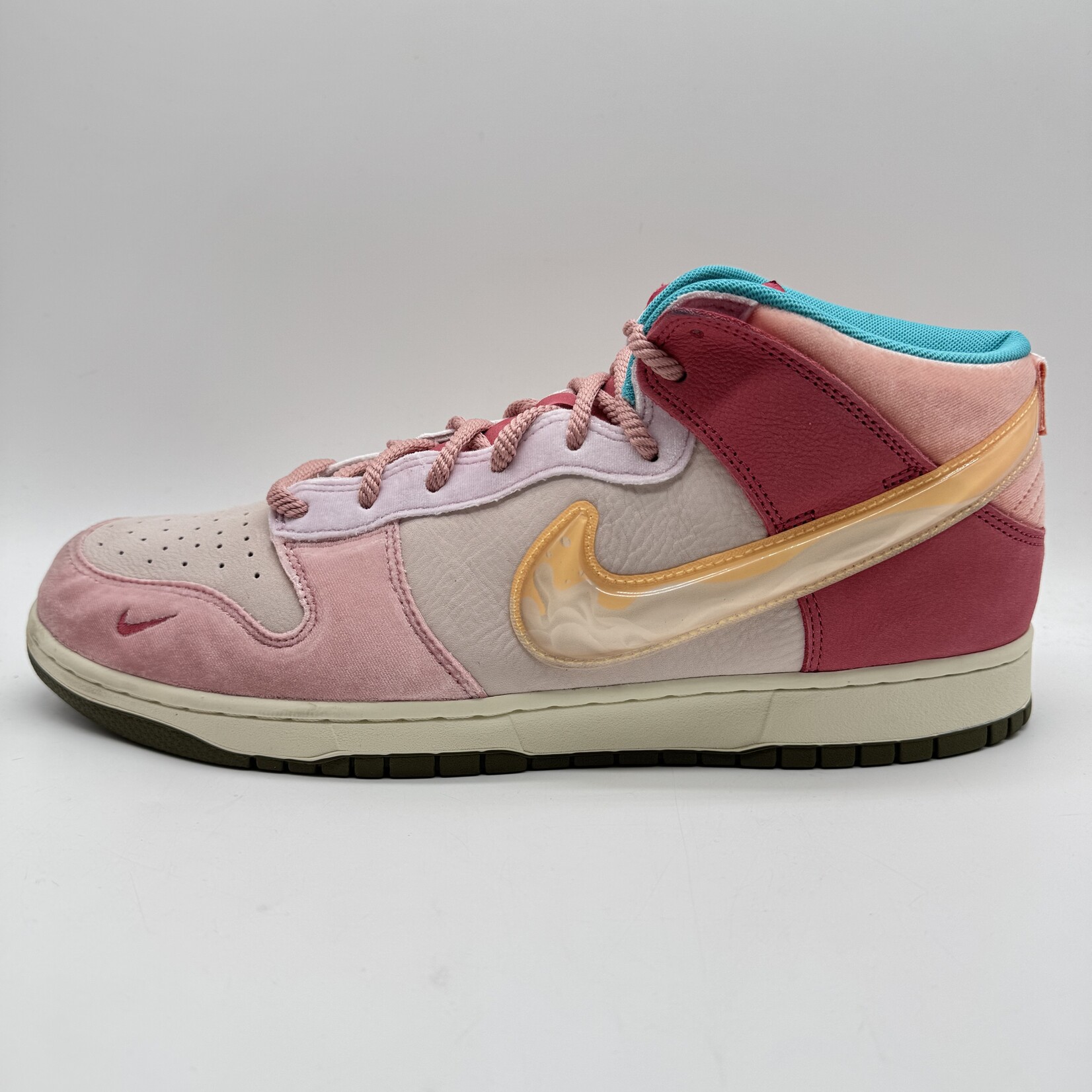 Nike Dunk Mid Social Status Free Lunch Strawberry Milk