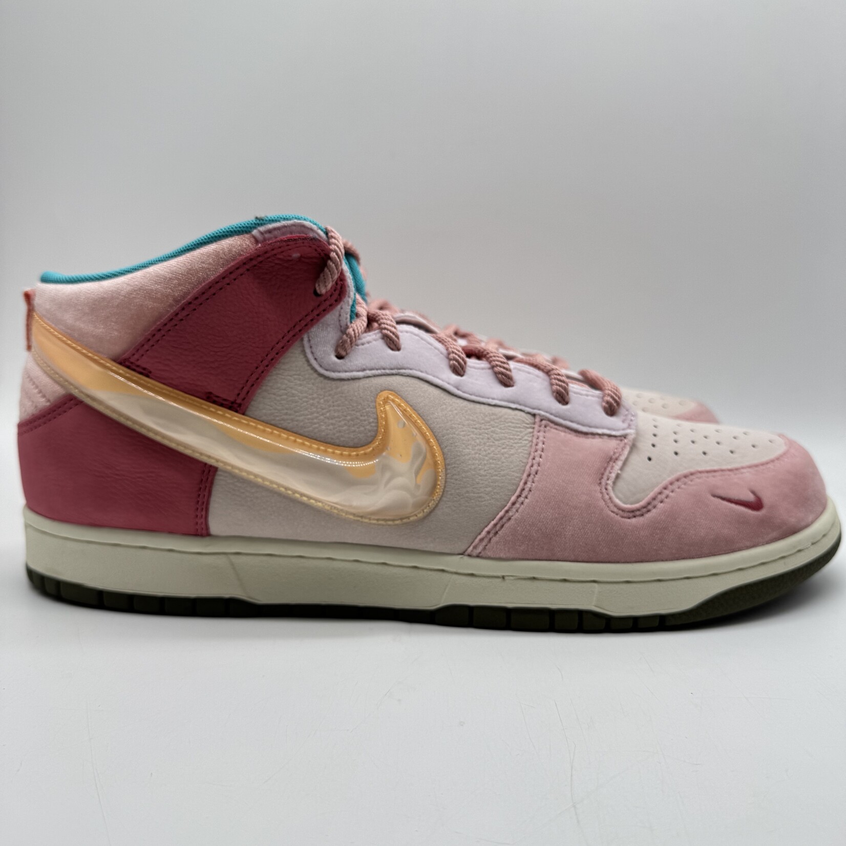Nike Dunk Mid Social Status Free Lunch Strawberry Milk