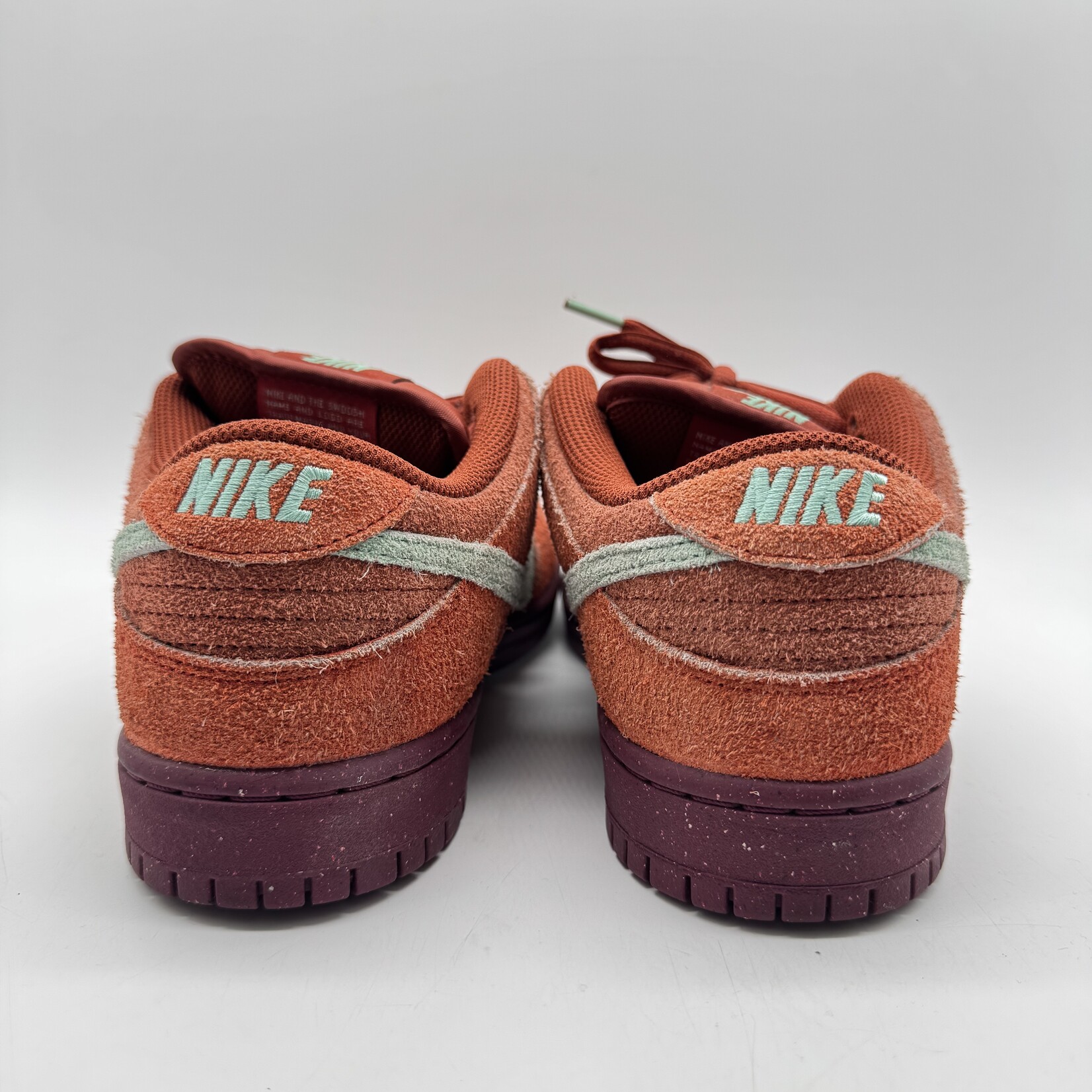 Nike SB Dunk Low Mystic Red Rosewood