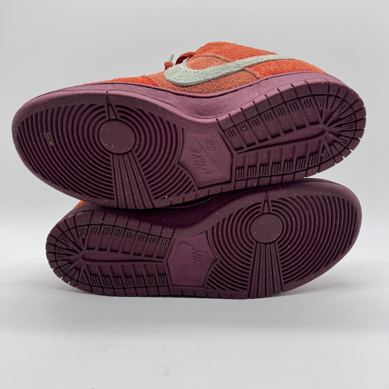 Nike SB Dunk Low Mystic Red Rosewood