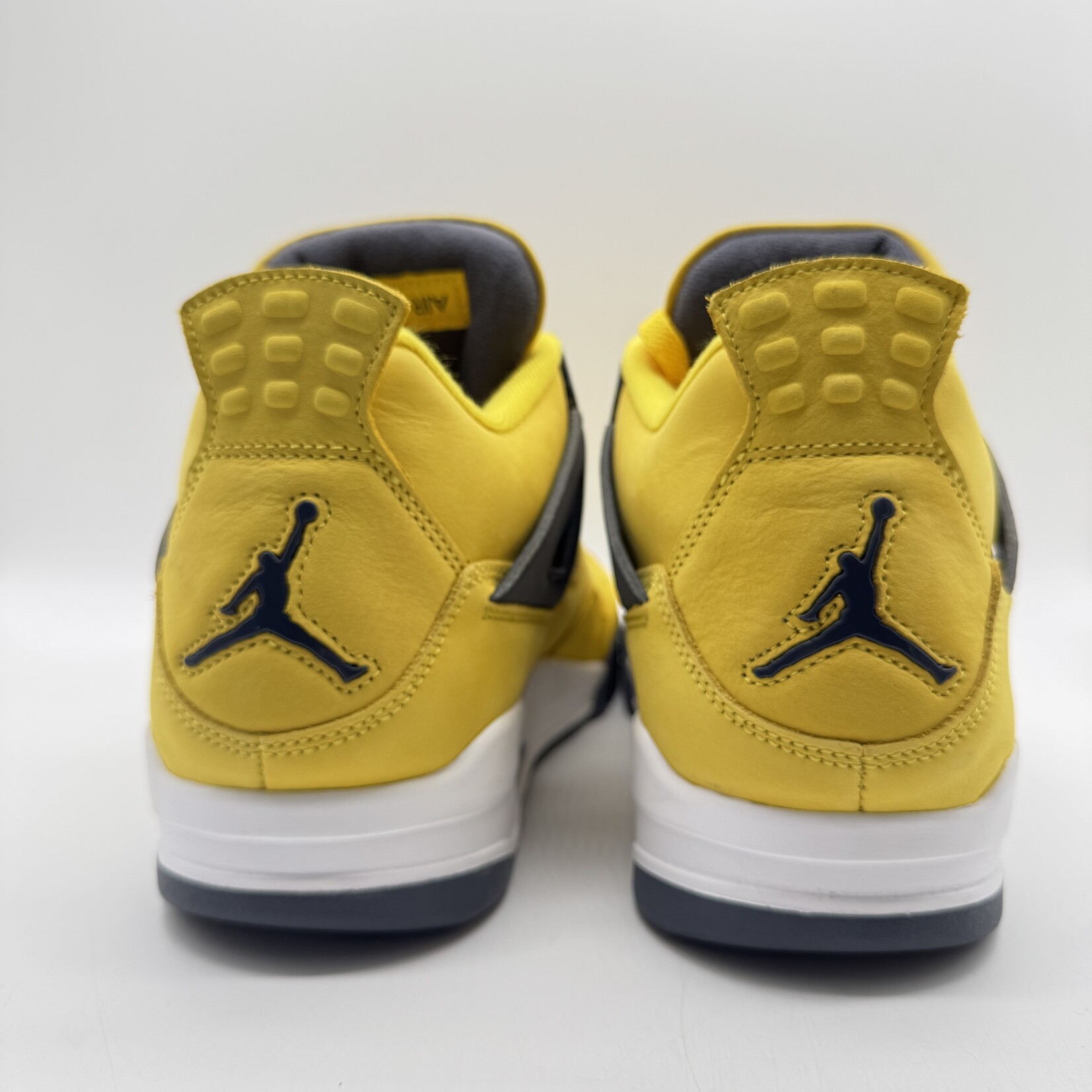 Jordan 4 Retro Lightning (2021)