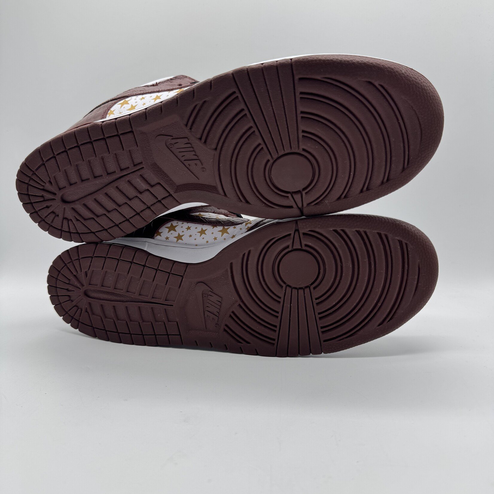 Nike SB Dunk Low Supreme Stars Barkroot Brown (2021)