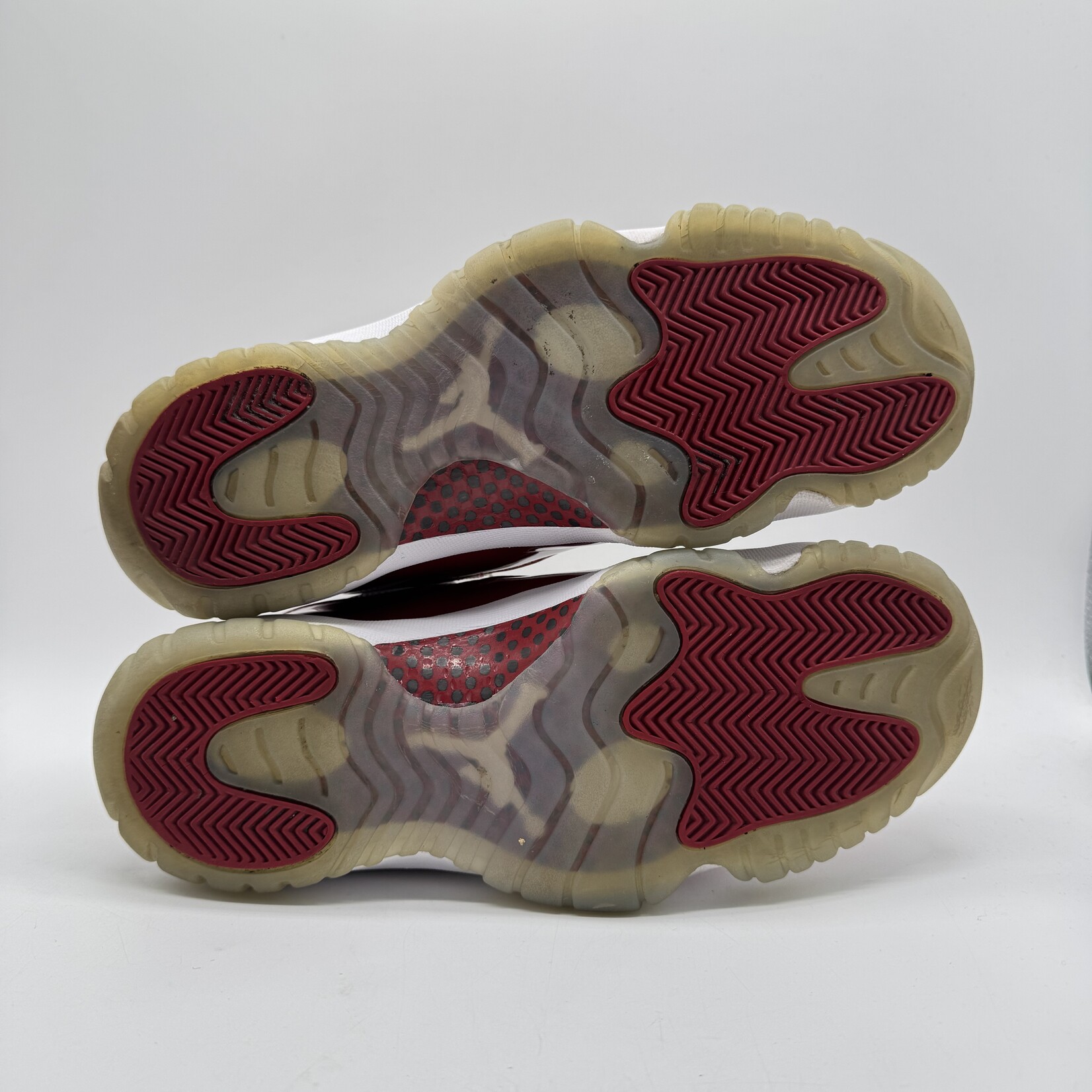 Jordan 11 Retro Cherry (2022)