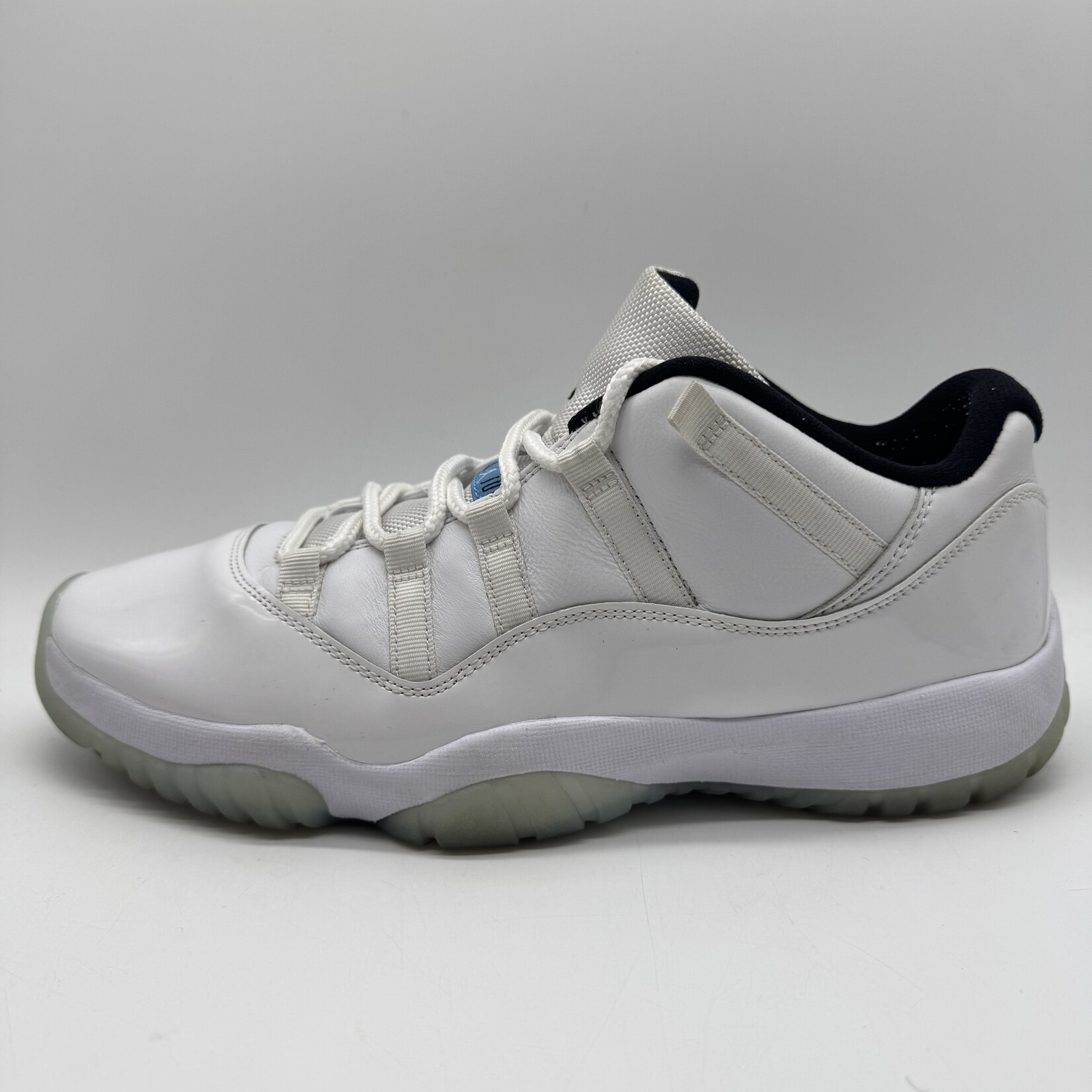 Jordan 11 Retro Low Legend Blue