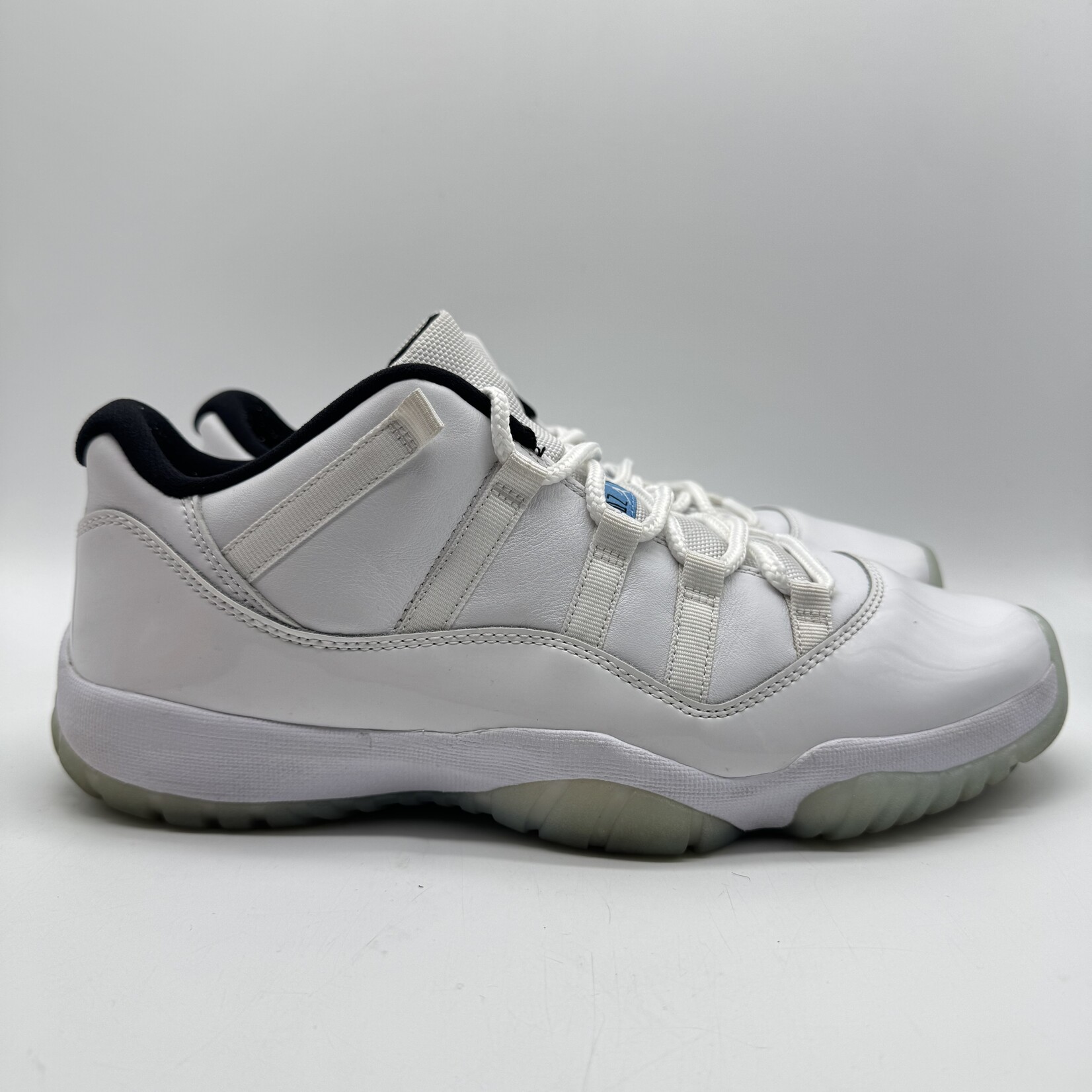 Jordan 11 Retro Low Legend Blue