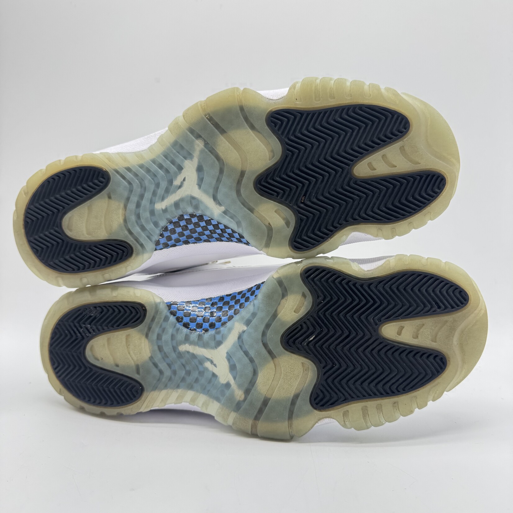 Jordan 11 Retro Low Legend Blue