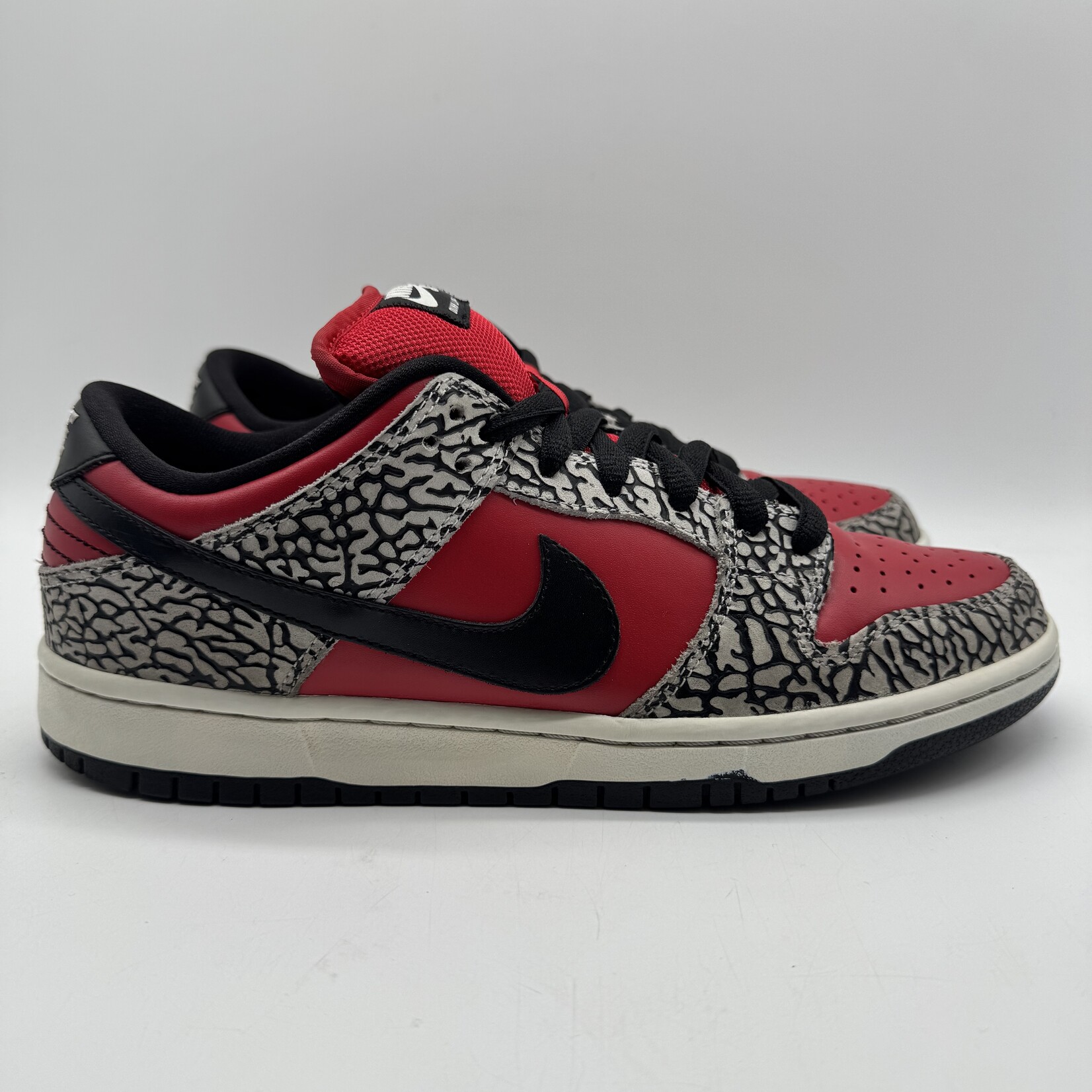 Nike SB Dunk Low Supreme Red Cement (2012)