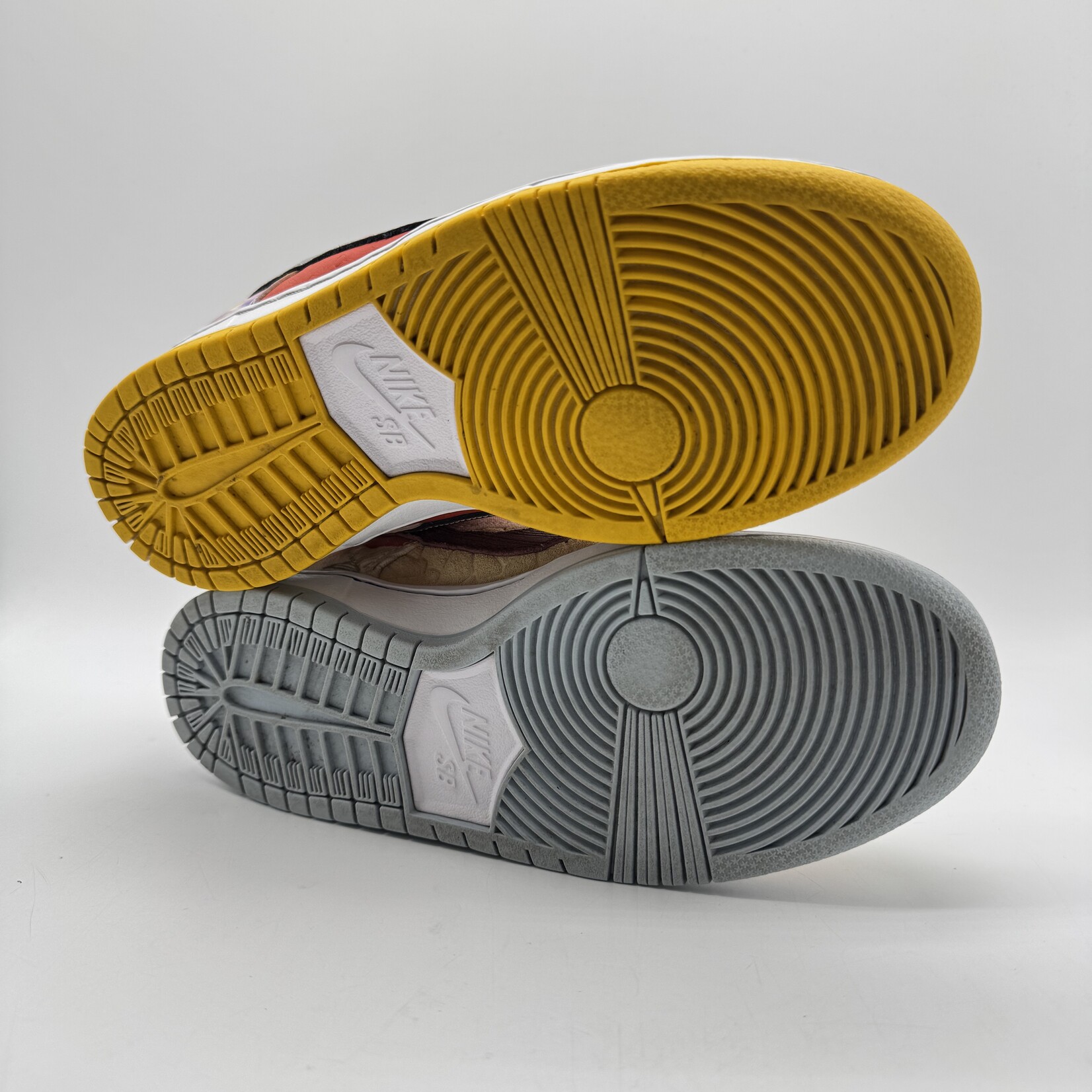 Nike SB Dunk Low Street Hawker (2021)