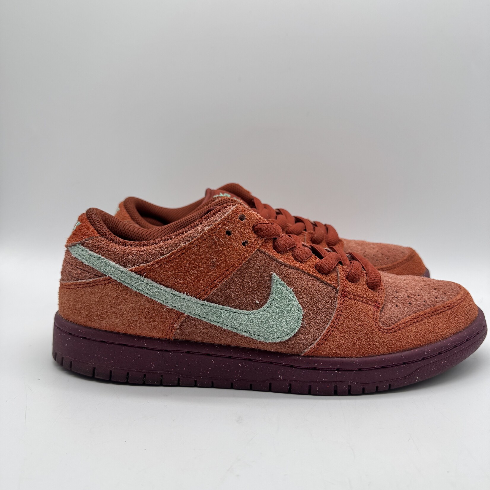 Nike SB Dunk Low Mystic Red Rosewood