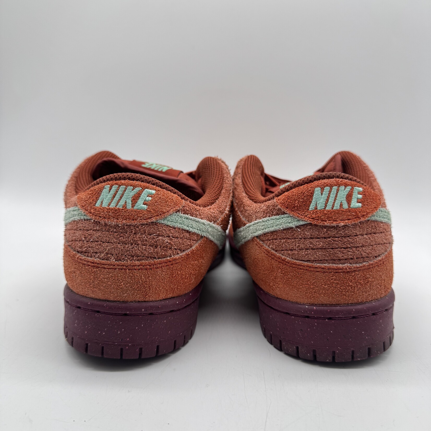 Nike SB Dunk Low Mystic Red Rosewood