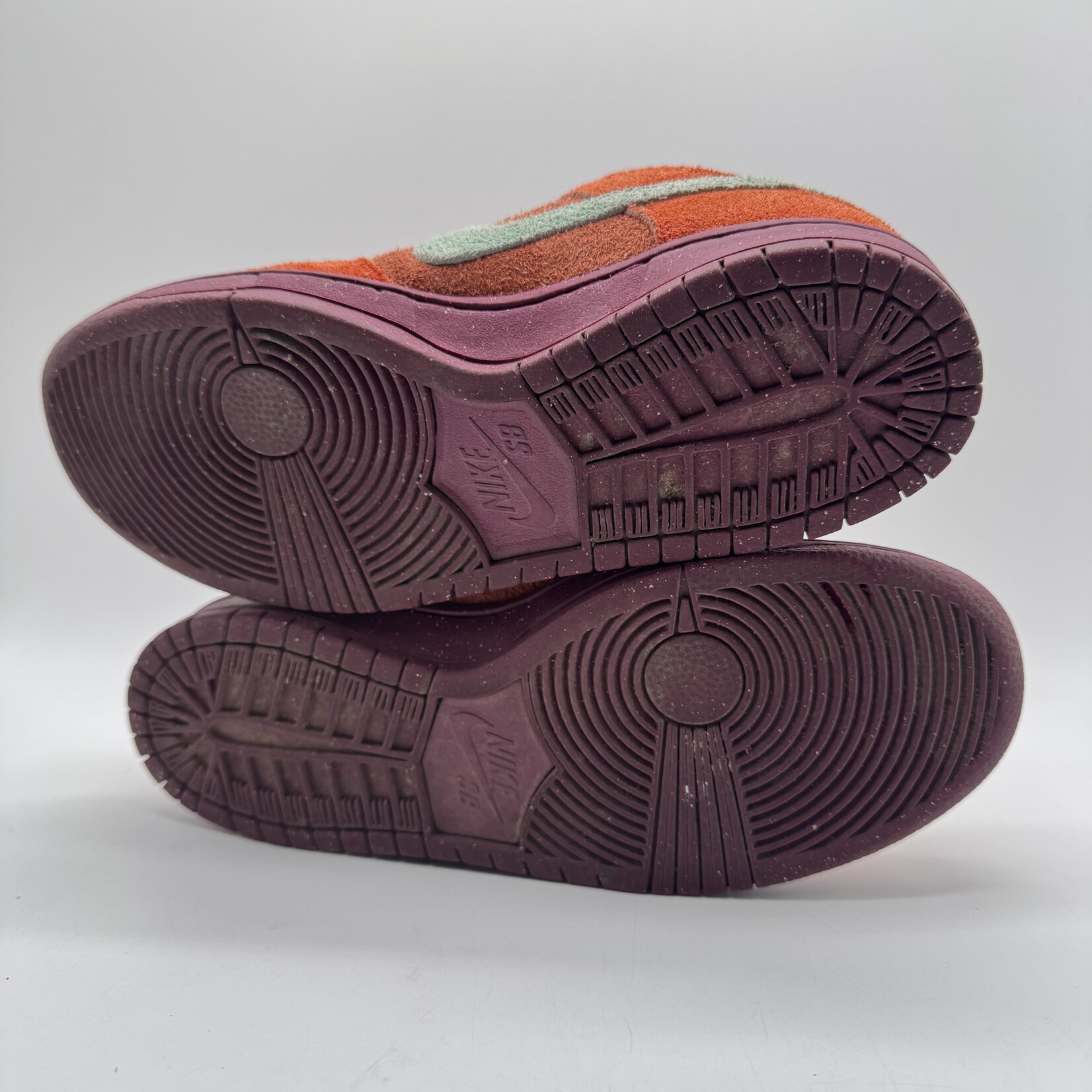 Nike SB Dunk Low Mystic Red Rosewood