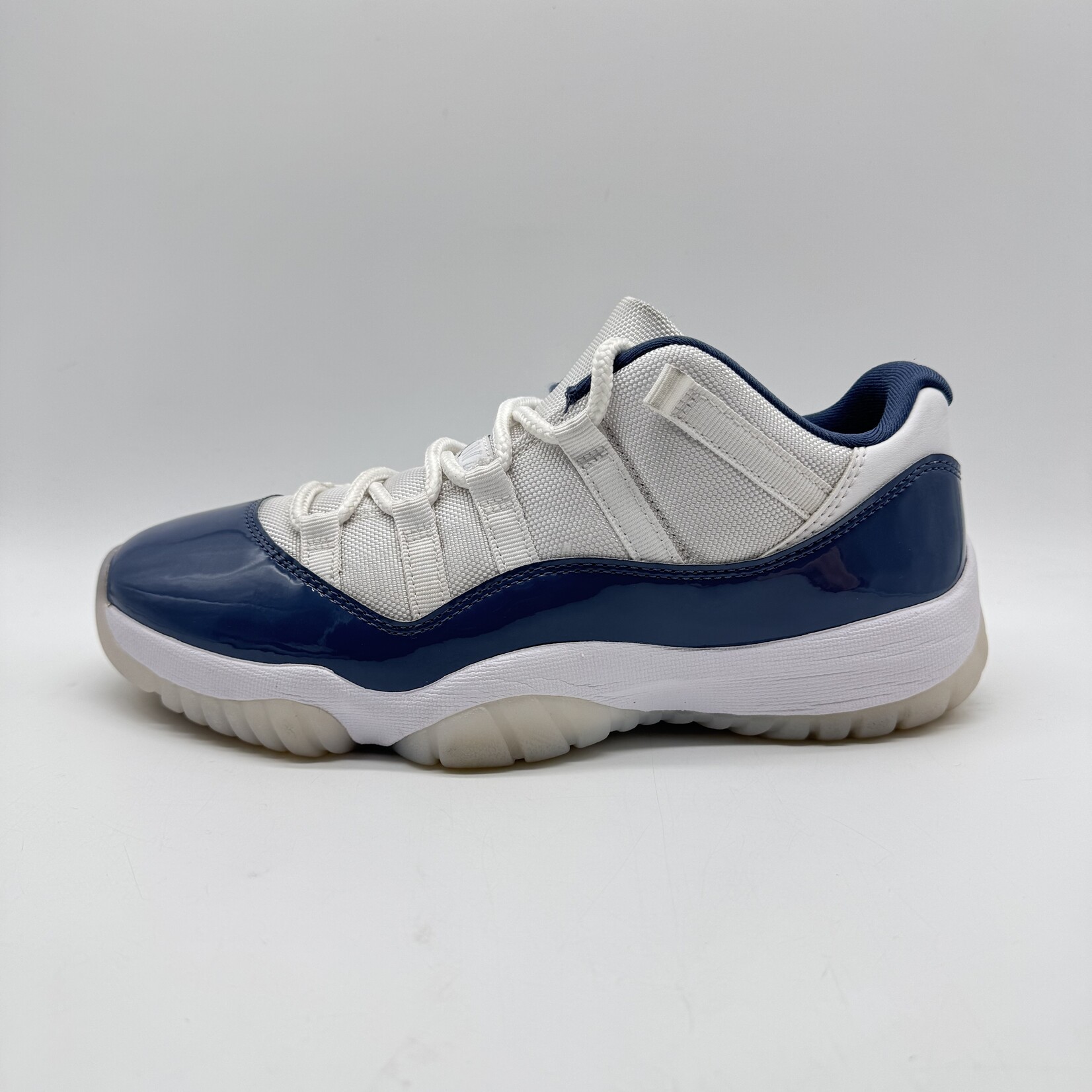 Jordan 11 Retro Low Diffused Blue
