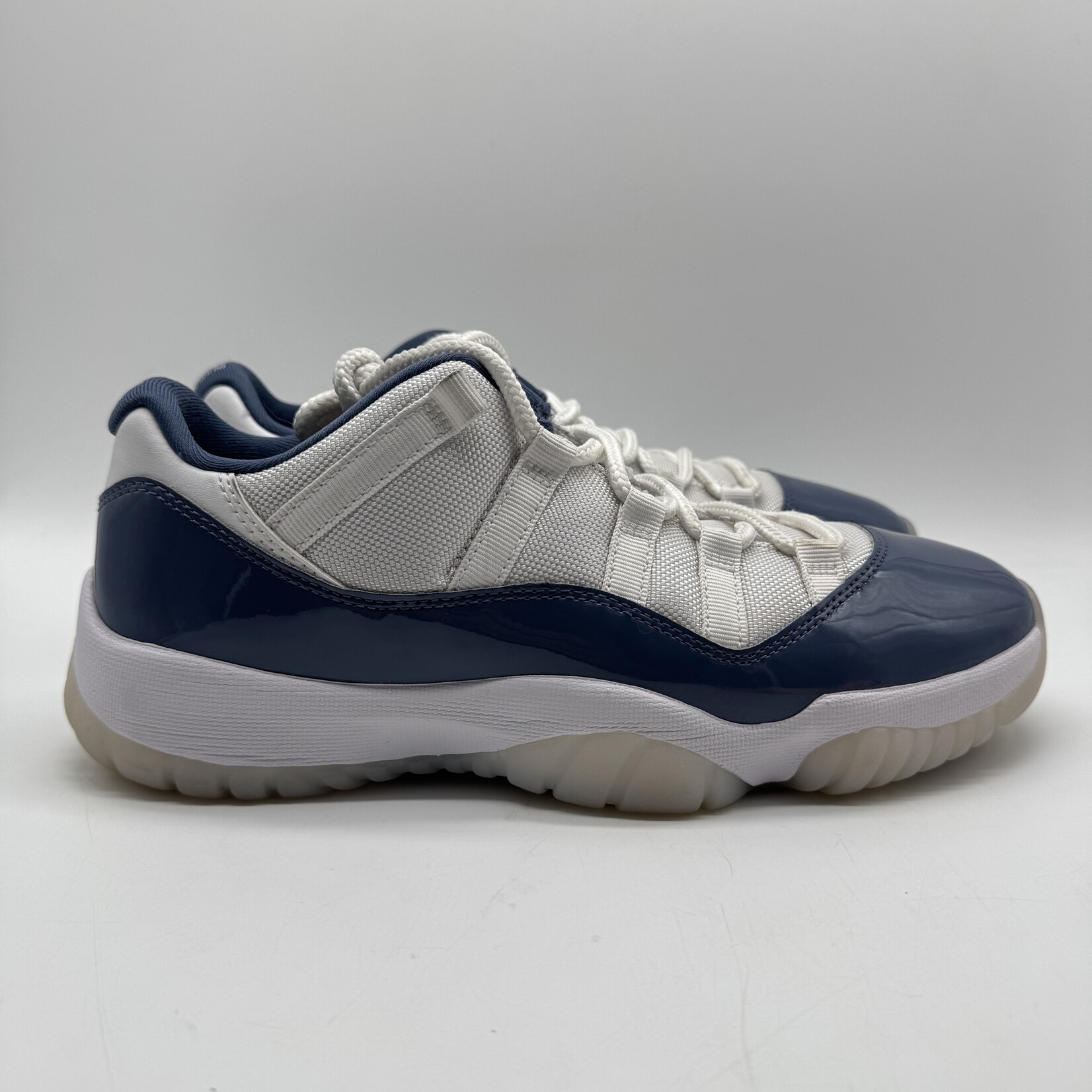 Jordan 11 Retro Low Diffused Blue