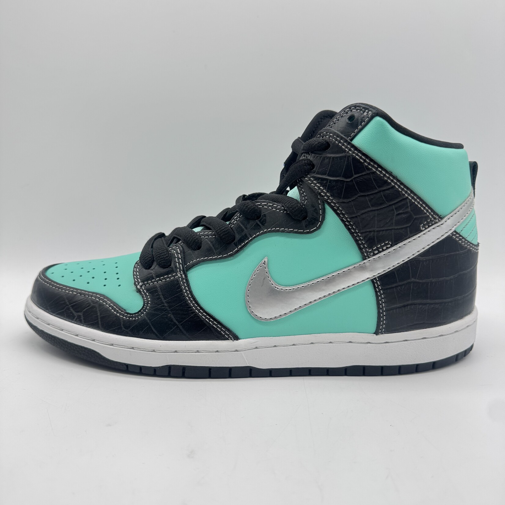 Nike SB Dunk High Diamond Supply Co.