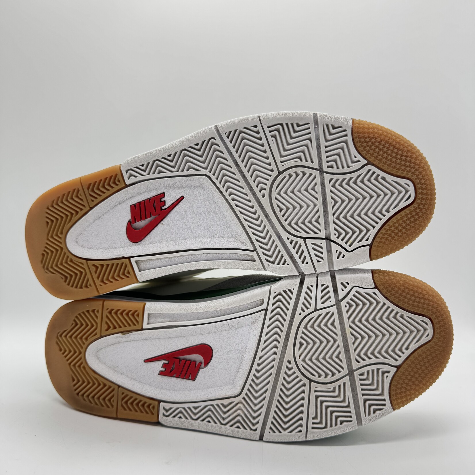 Jordan 4 Retro SB Pine Green