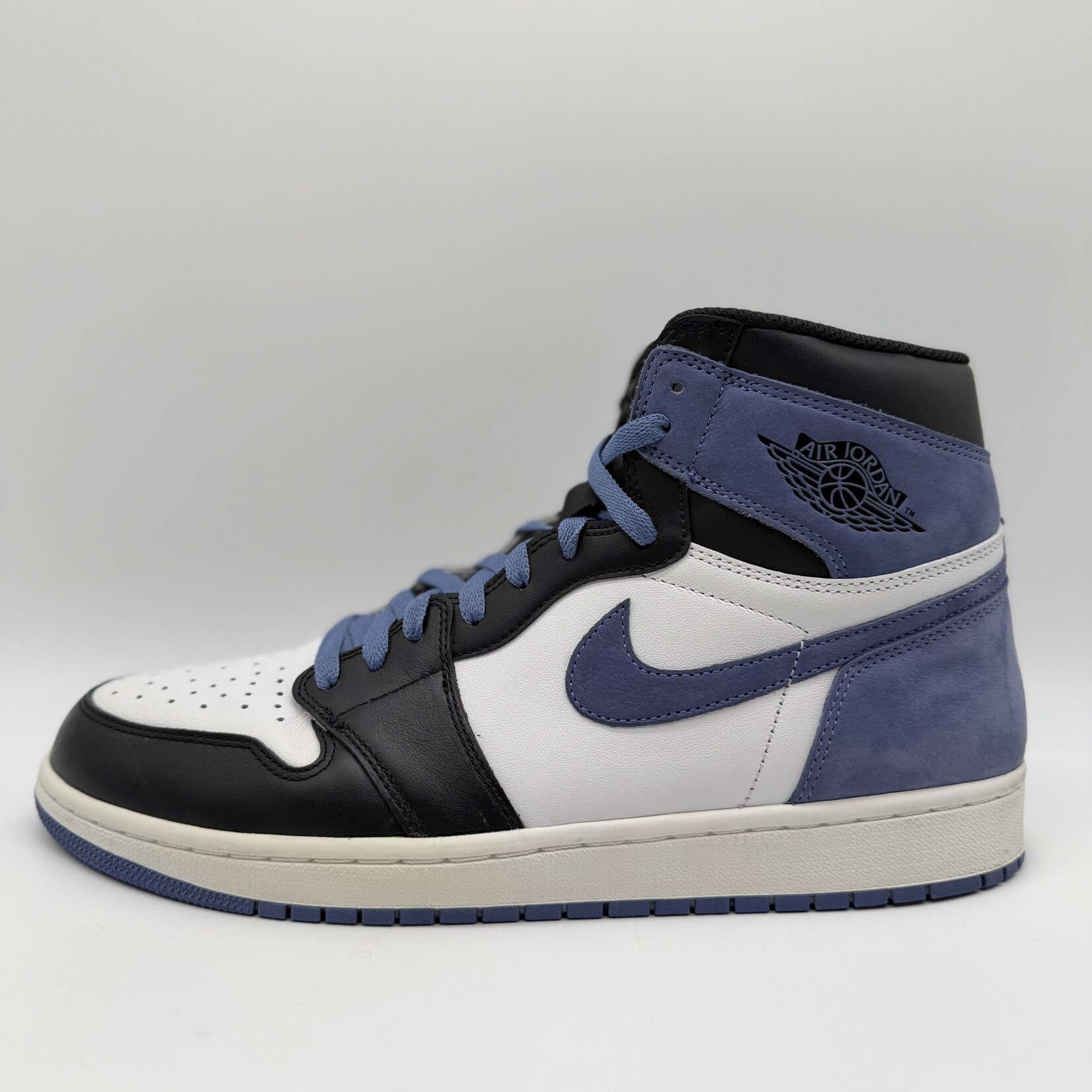 Jordan 1 Retro High Blue Moon