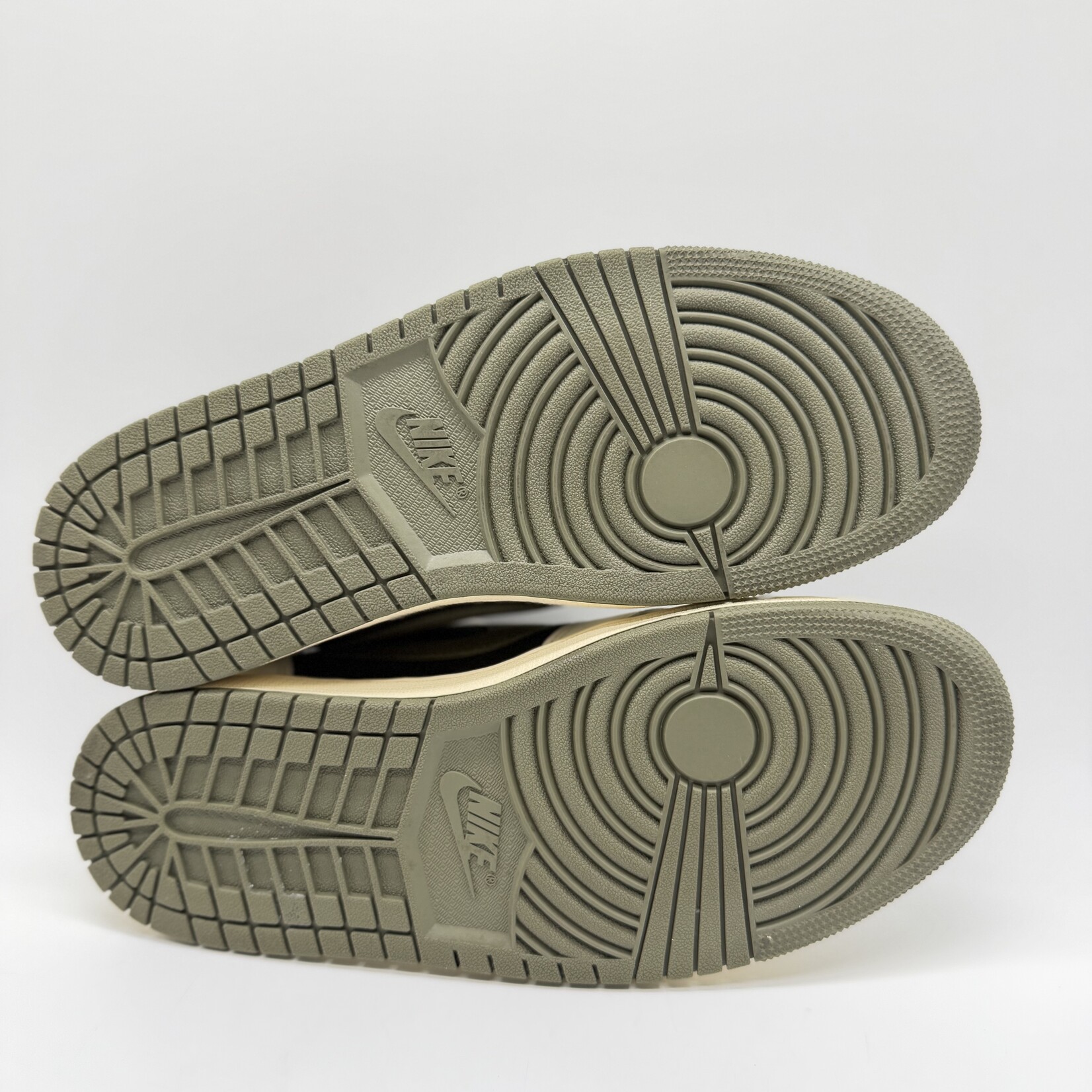 Jordan 1 Retro Low OG SP Travis Scott Olive (Women's)