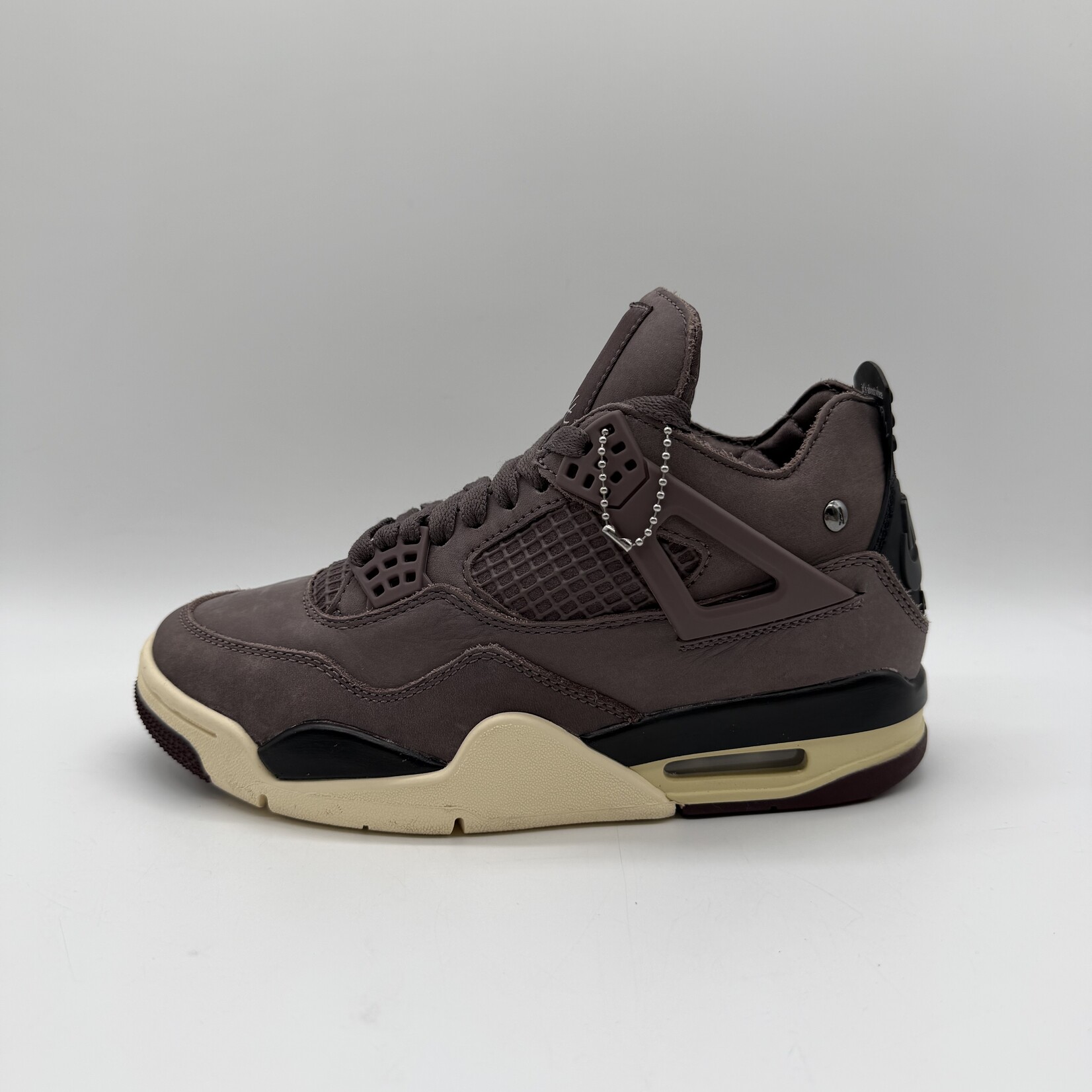 Jordan 4 Retro SP A Ma Maniére Violet Ore