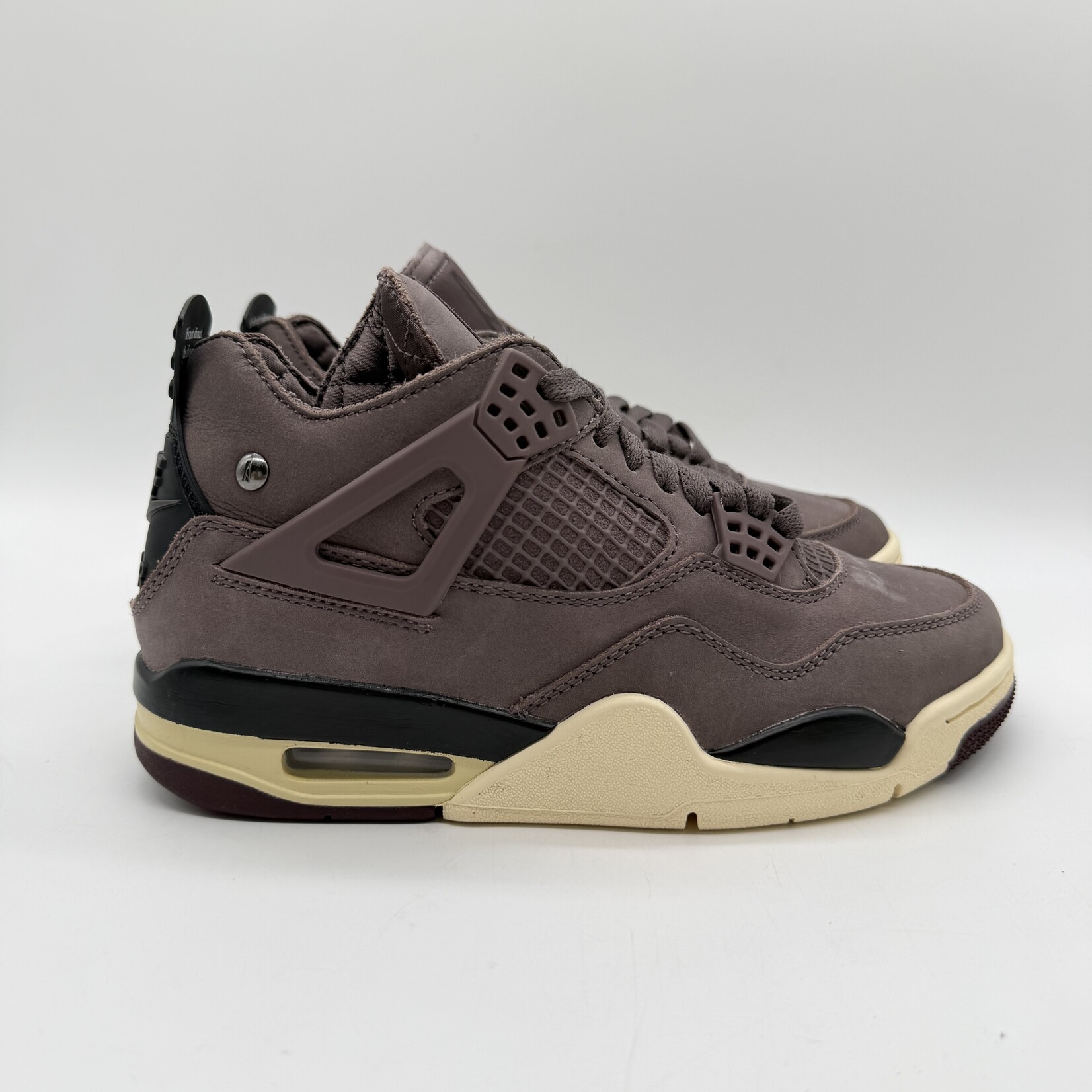 Jordan 4 Retro SP A Ma Maniére Violet Ore