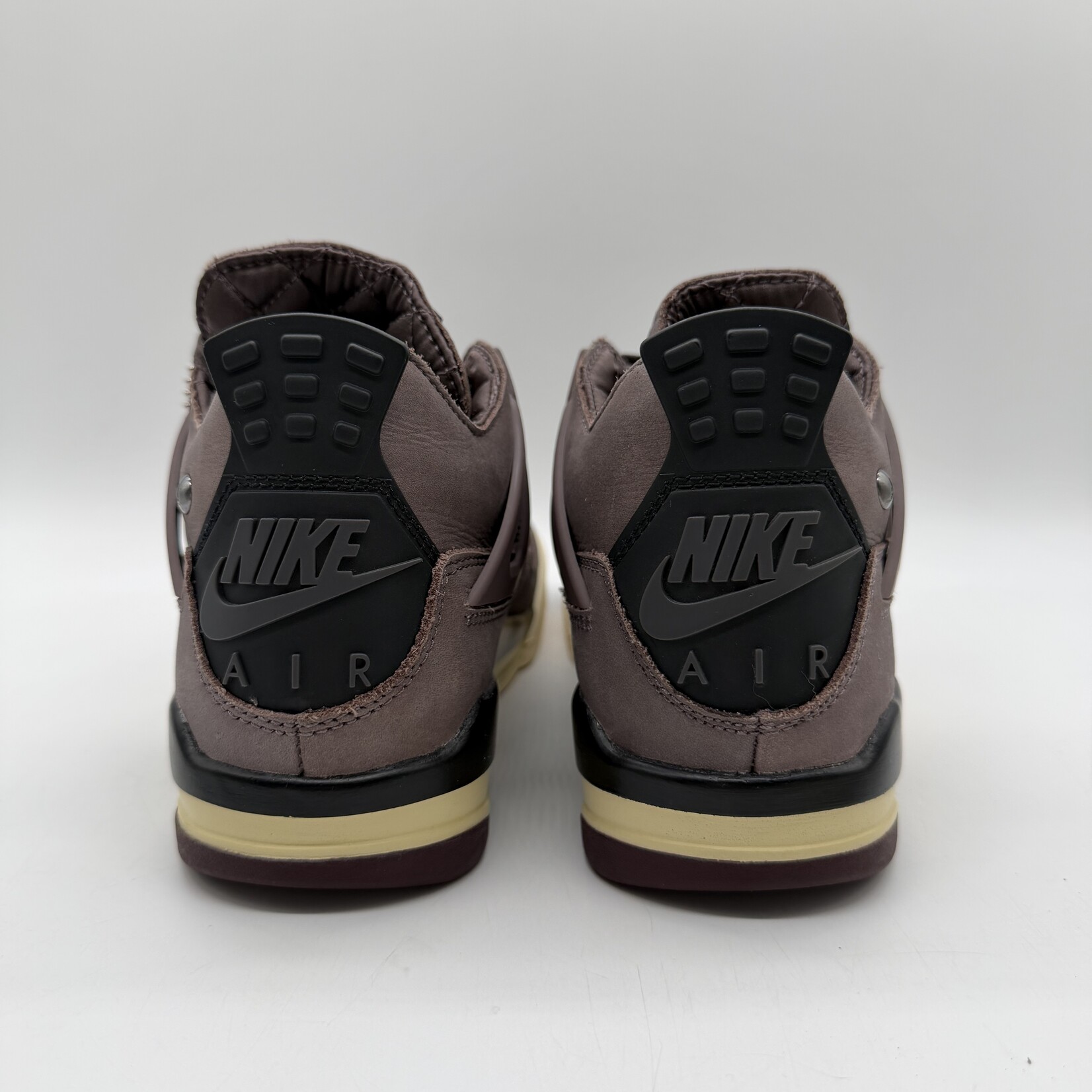 Jordan 4 Retro SP A Ma Maniére Violet Ore