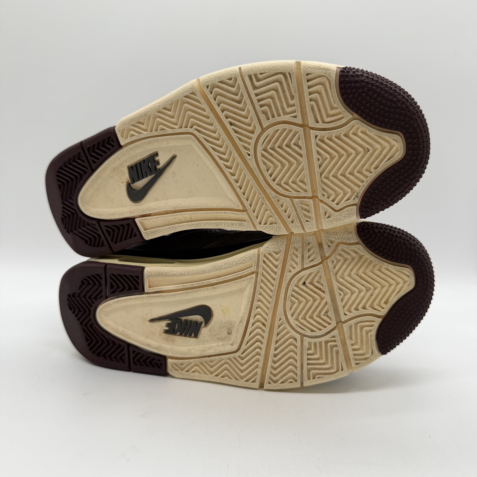 Jordan 4 Retro SP A Ma Maniére Violet Ore