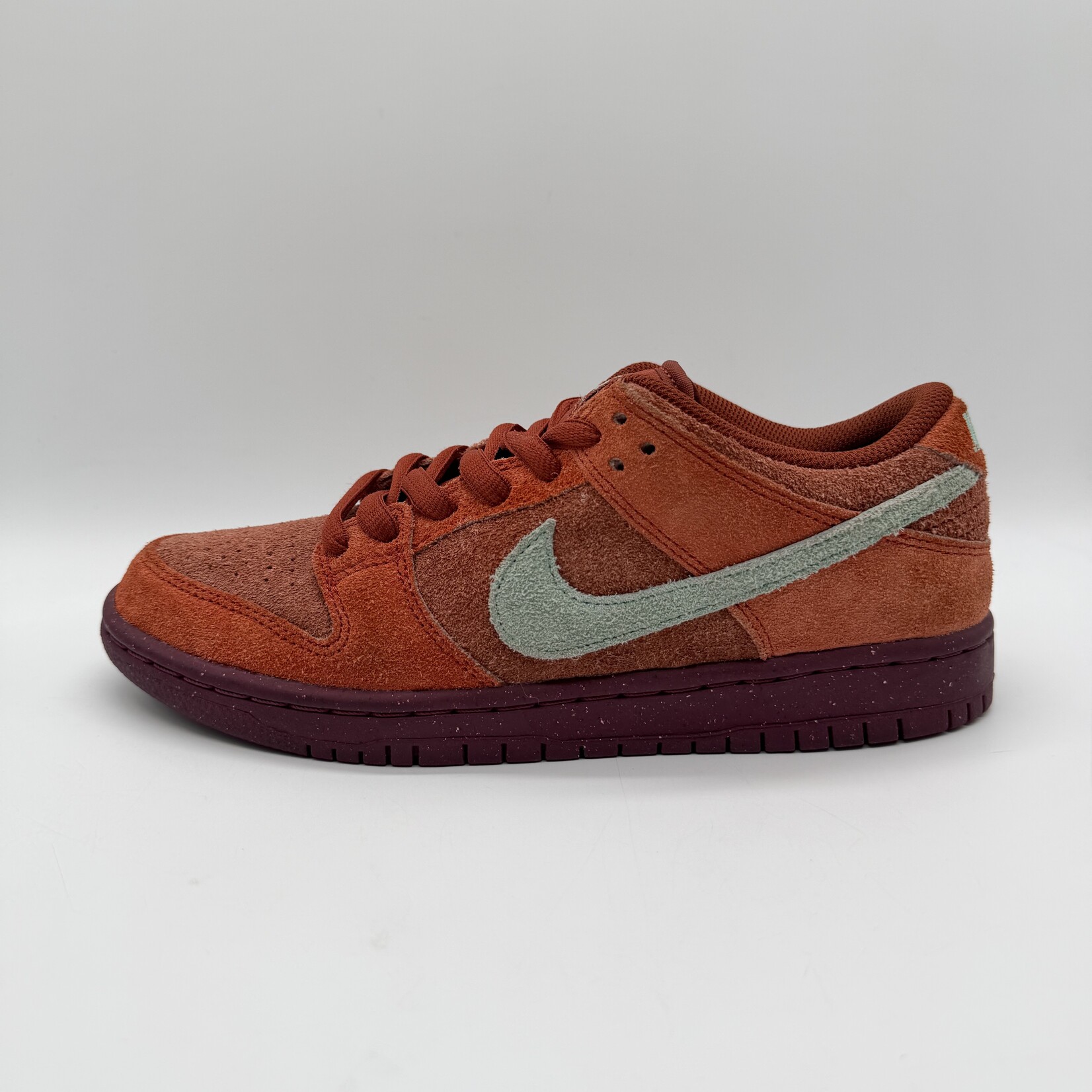 Nike SB Dunk Low Mystic Red Rosewood