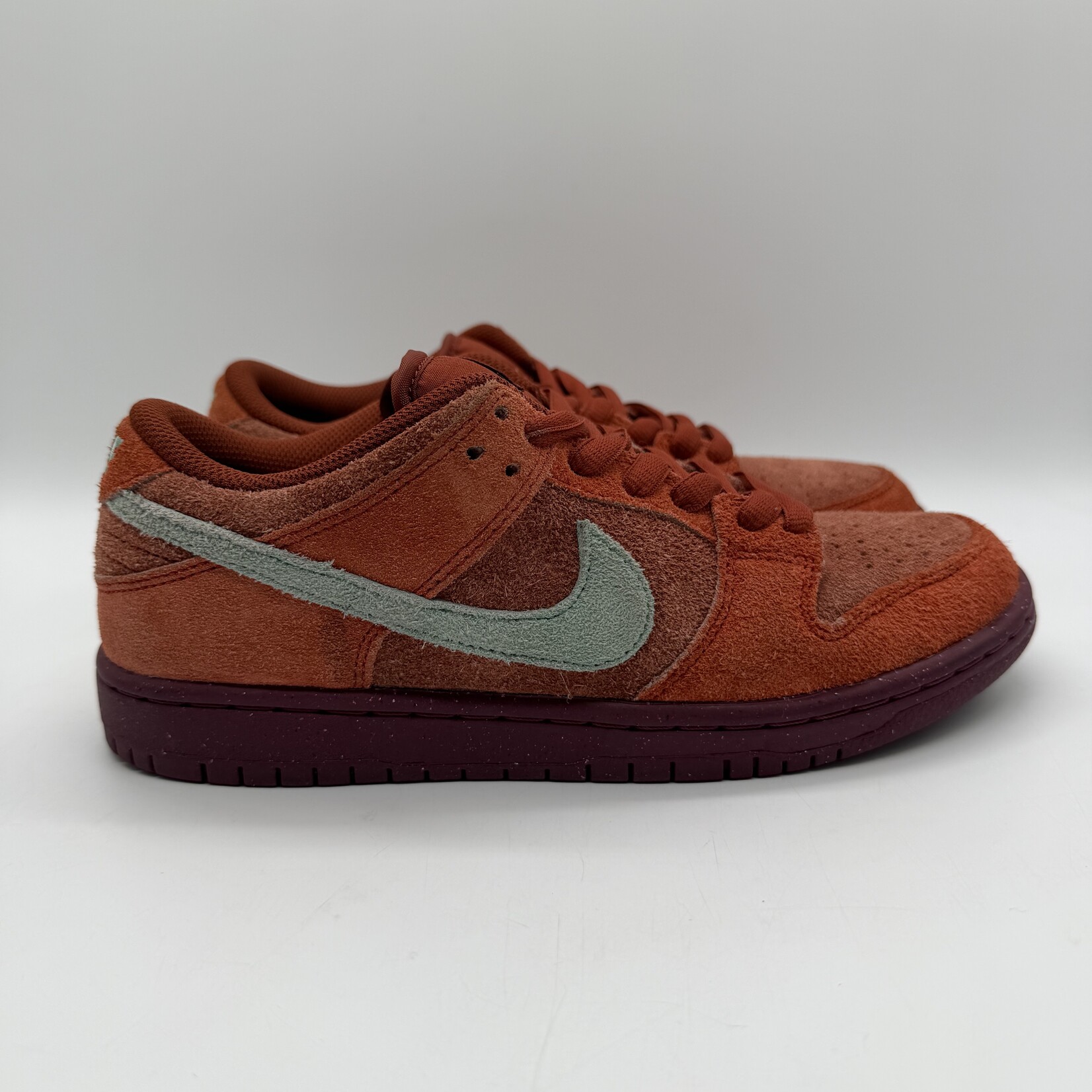 Nike SB Dunk Low Mystic Red Rosewood