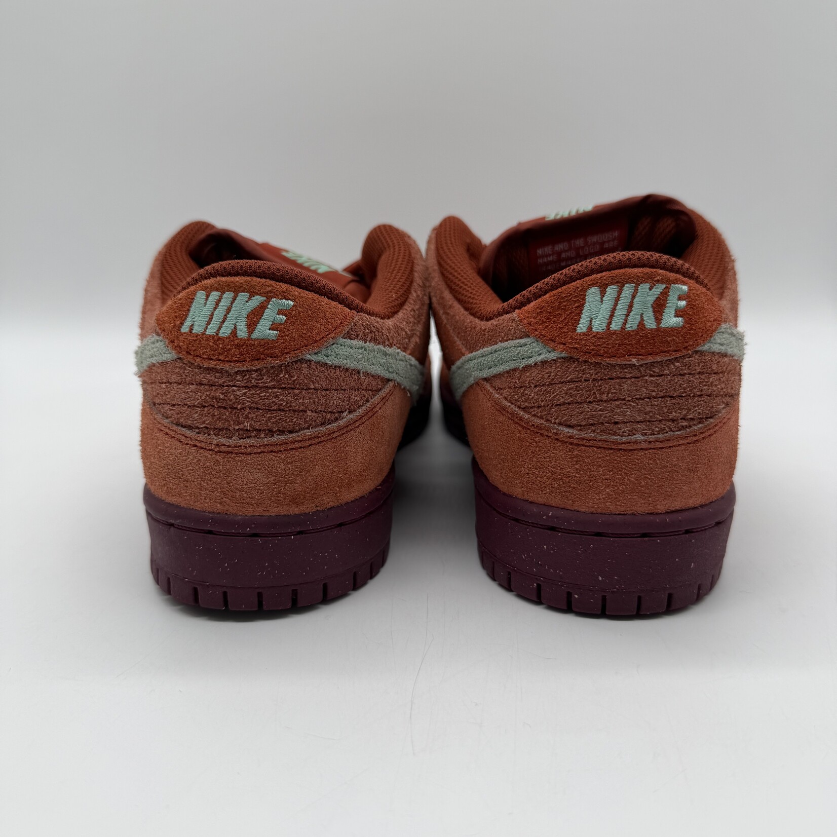 Nike SB Dunk Low Mystic Red Rosewood